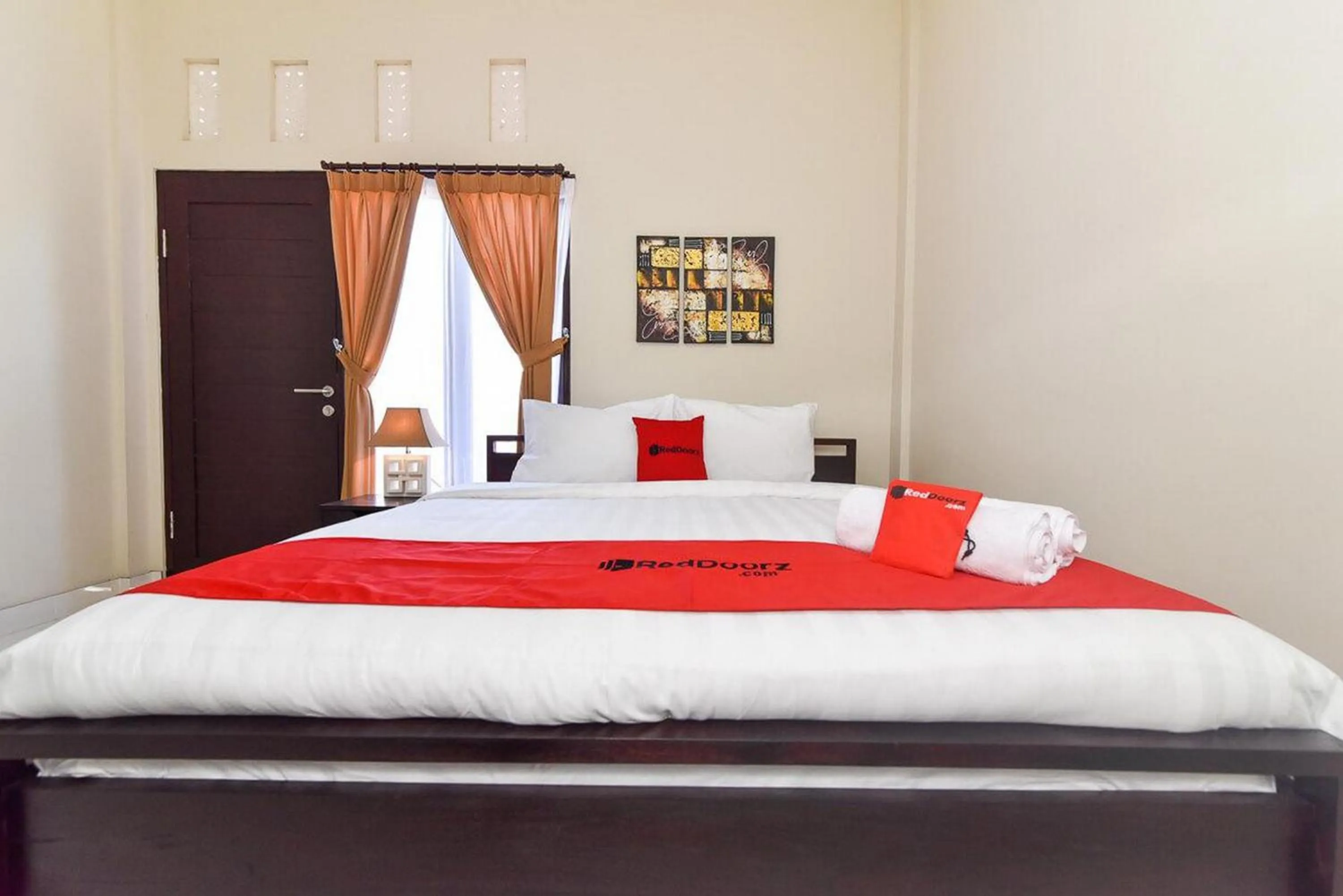 Bedroom, Bed in RedDoorz Plus near Jalan Imam Bonjol Denpasar
