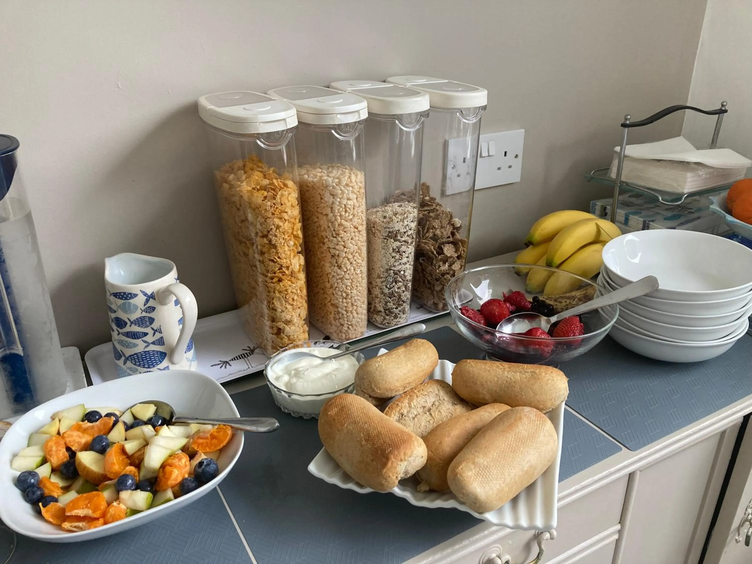 Buffet breakfast in Hillcrest Bed & Breakfast