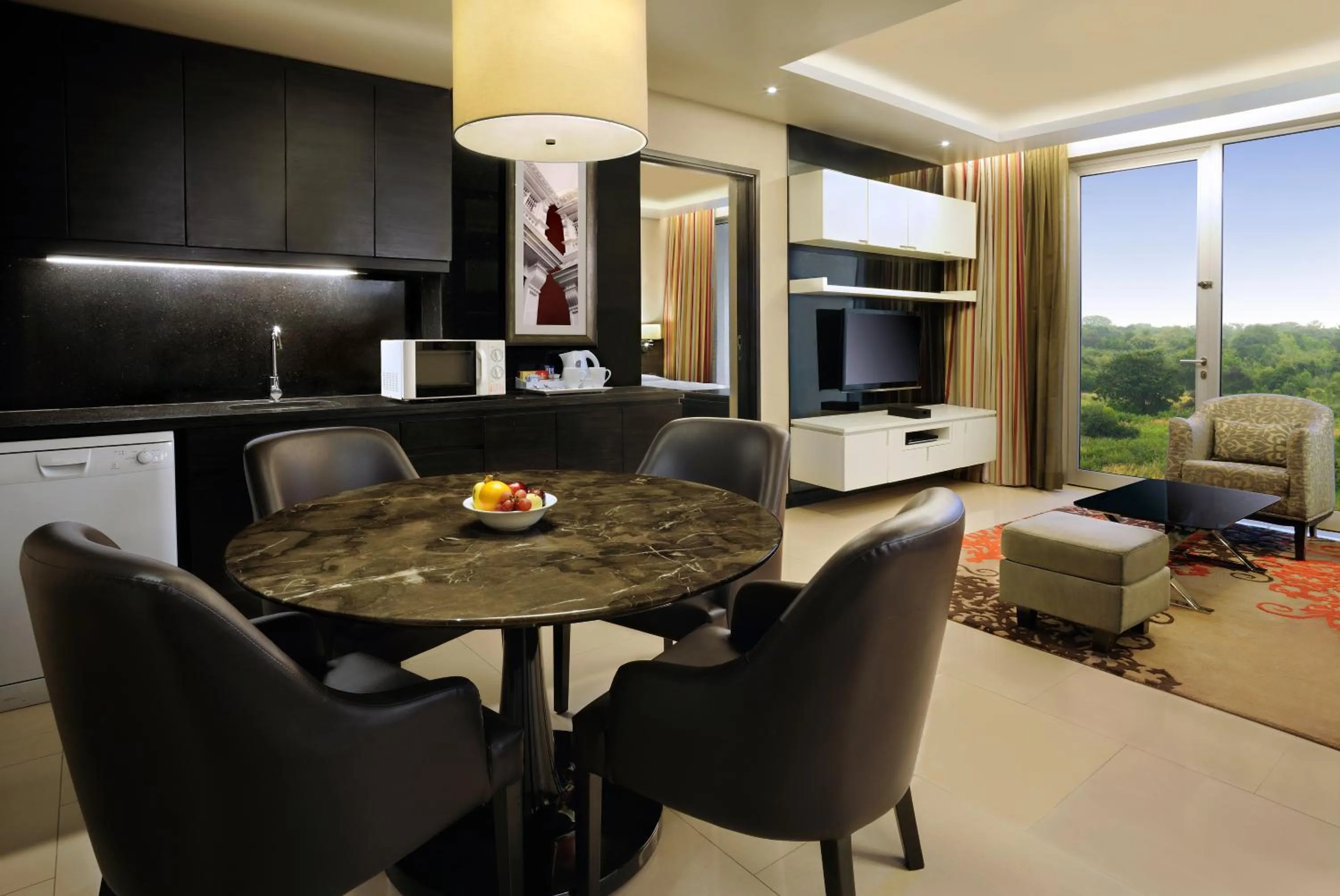 Coffee/tea facilities in DoubleTree Suites by Hilton Bengaluru Outer Ring Road
