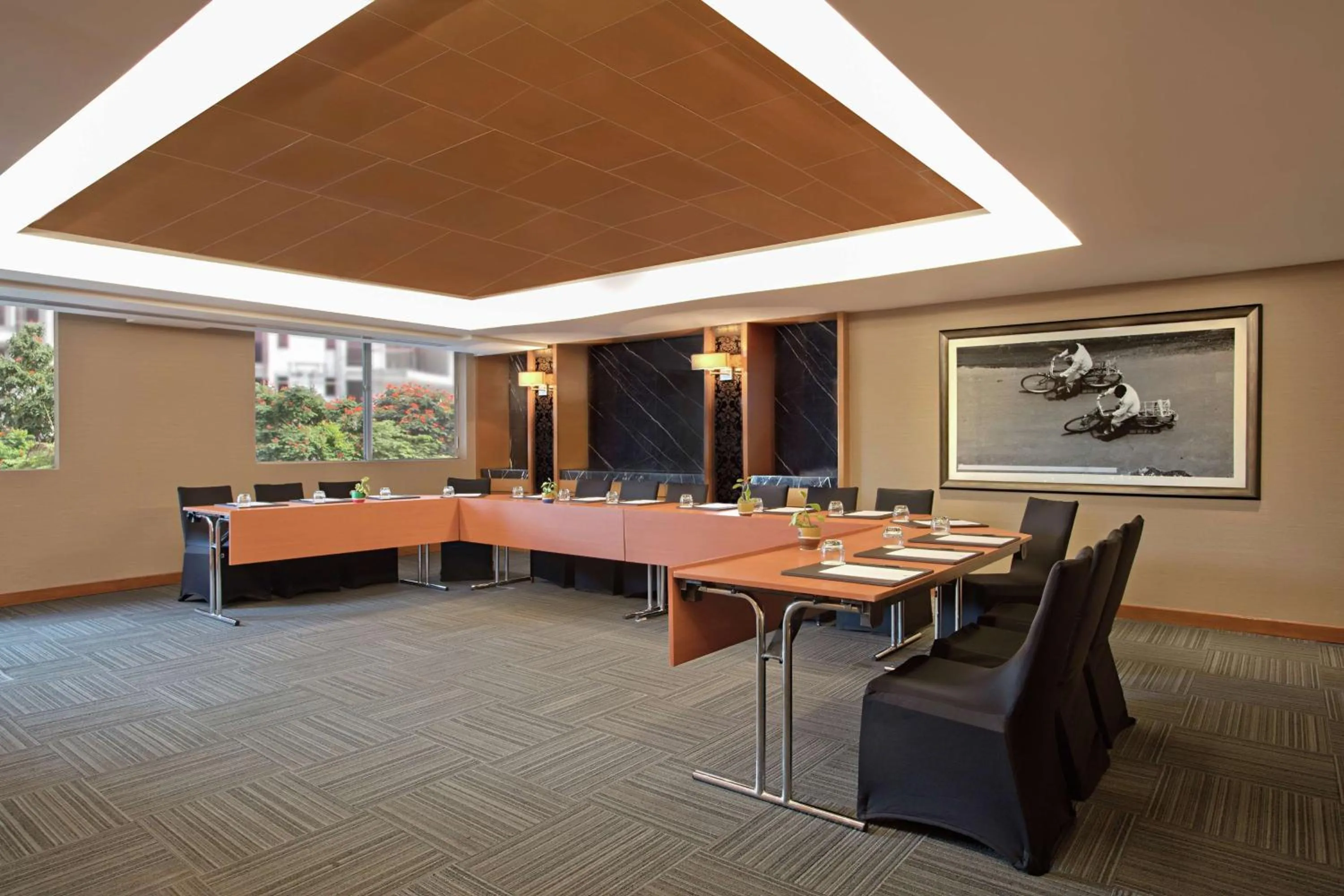 Meeting/conference room in DoubleTree Suites by Hilton Bengaluru Outer Ring Road