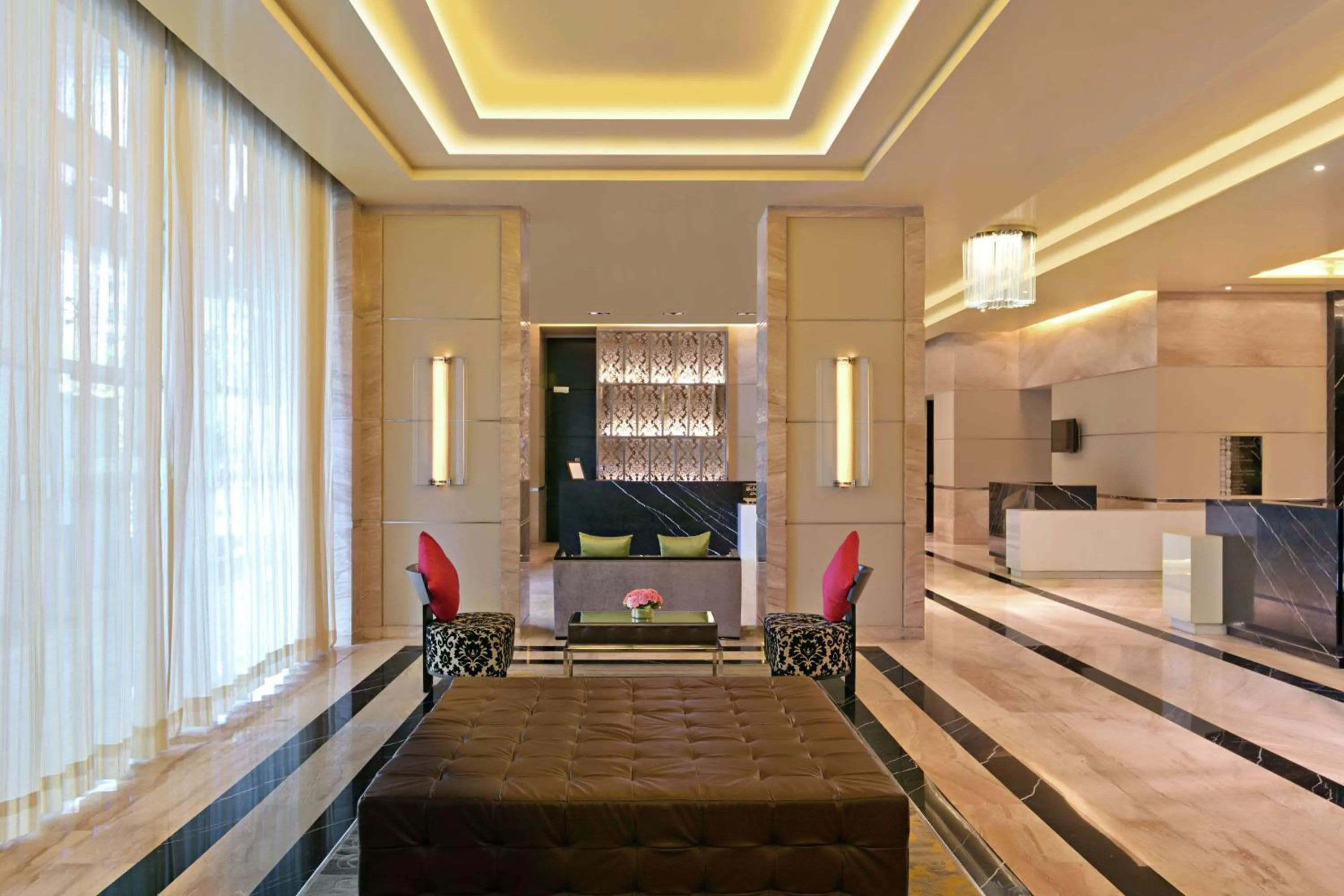 Lobby or reception in DoubleTree Suites by Hilton Bengaluru Outer Ring Road