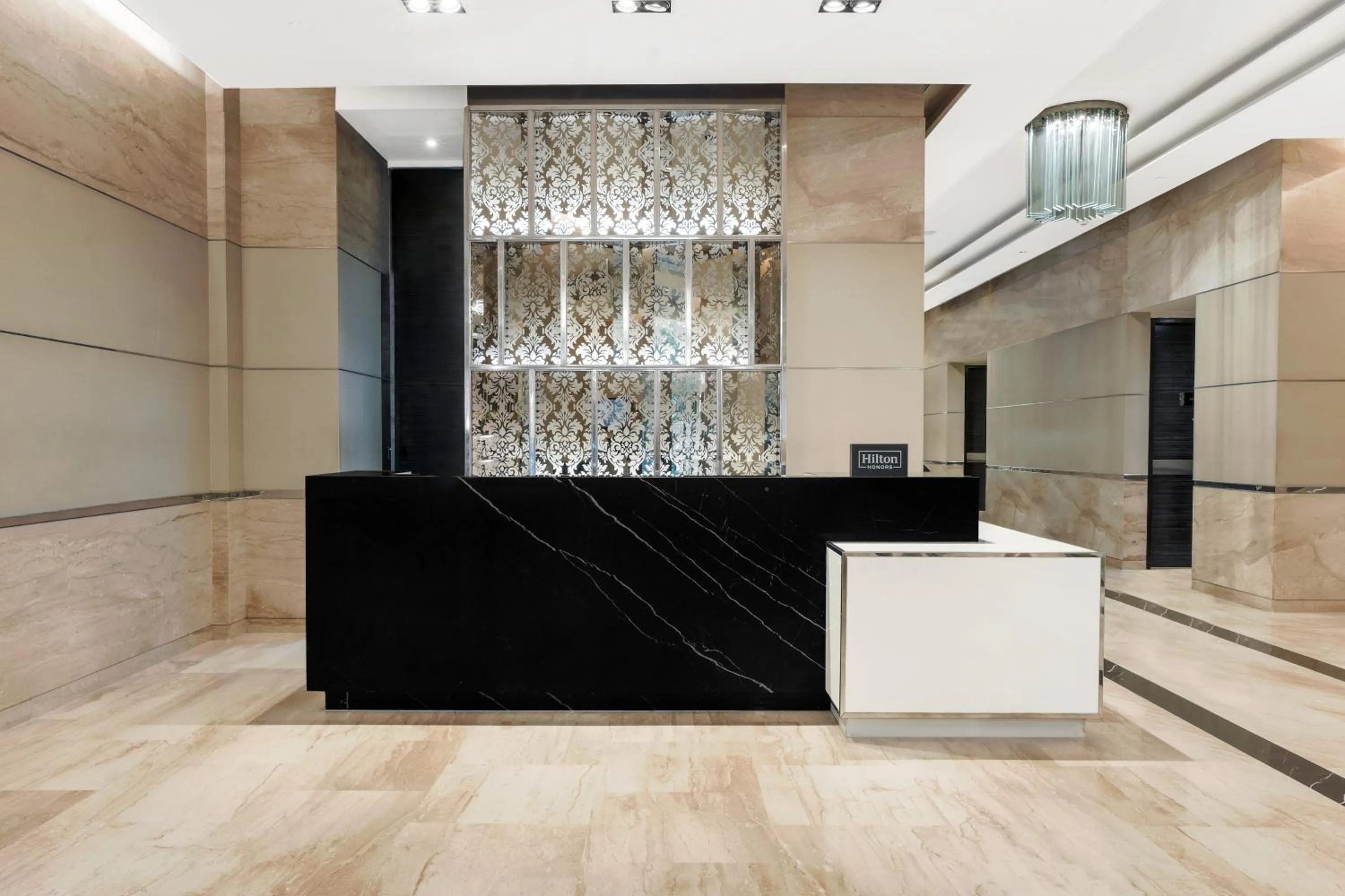 Lobby or reception in DoubleTree Suites by Hilton Bengaluru Outer Ring Road
