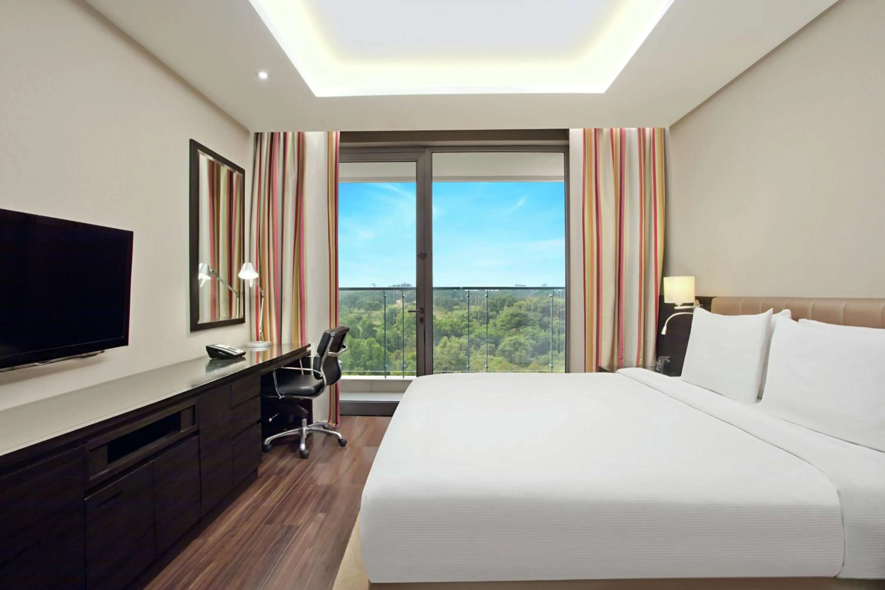 Bed in DoubleTree Suites by Hilton Bengaluru Outer Ring Road