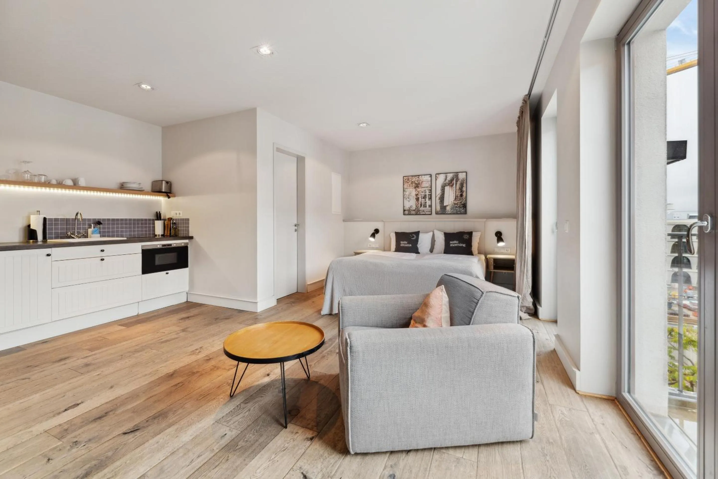 Kitchen or kitchenette in Limehome Berlin Prenzlauer Allee - Digital Access