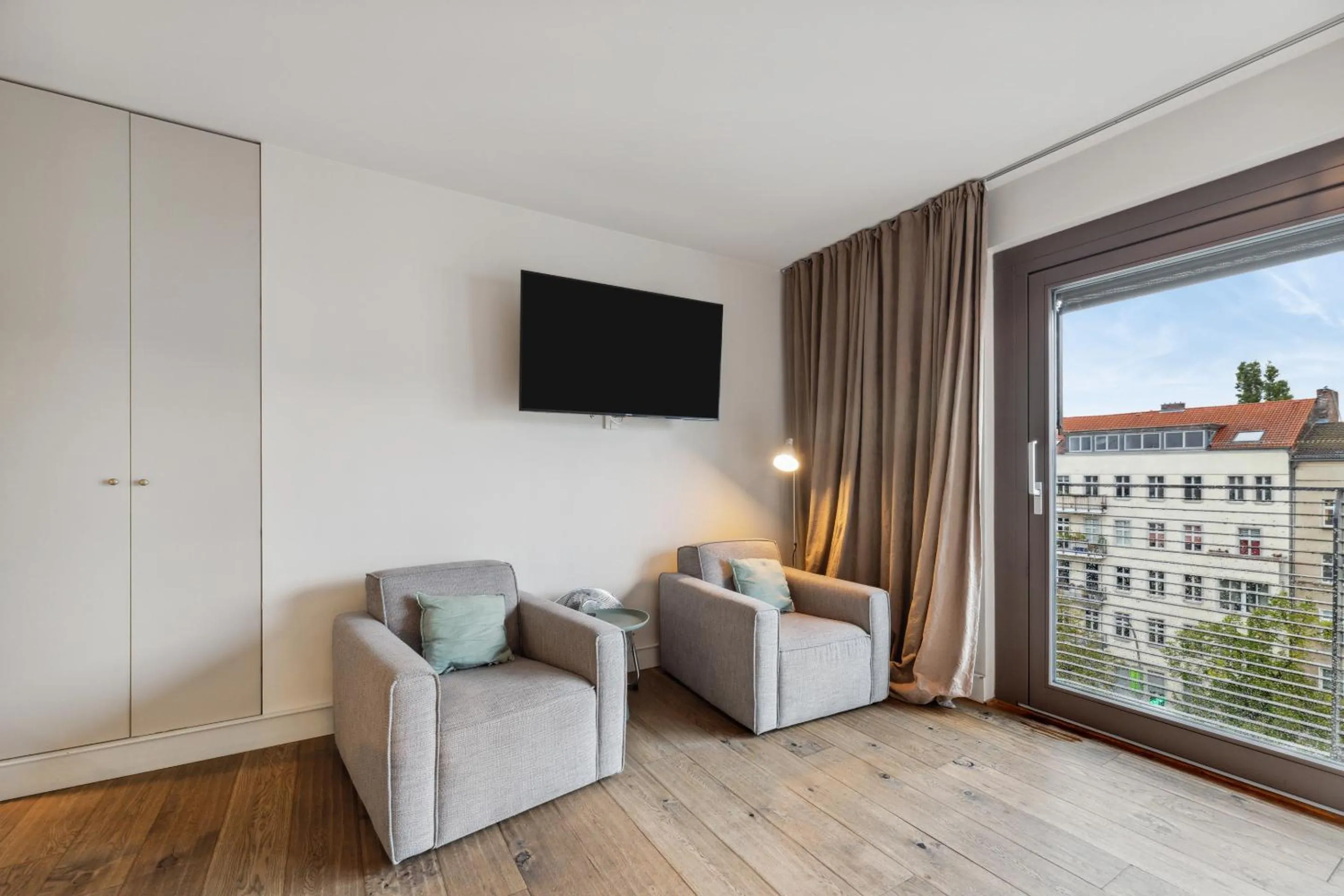 TV and multimedia in Limehome Berlin Prenzlauer Allee - Digital Access