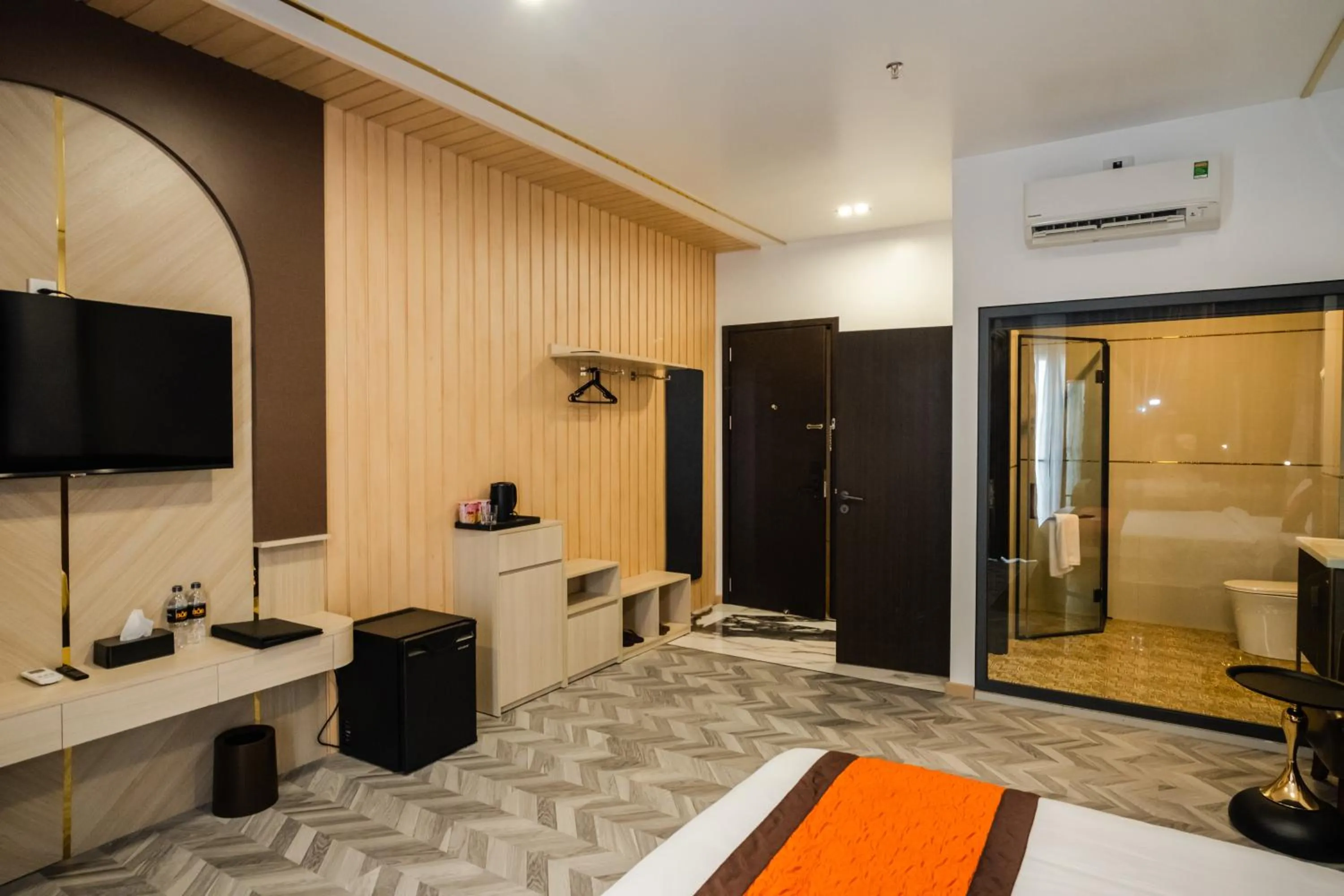 Photo of the whole room in B.O.B Hotel