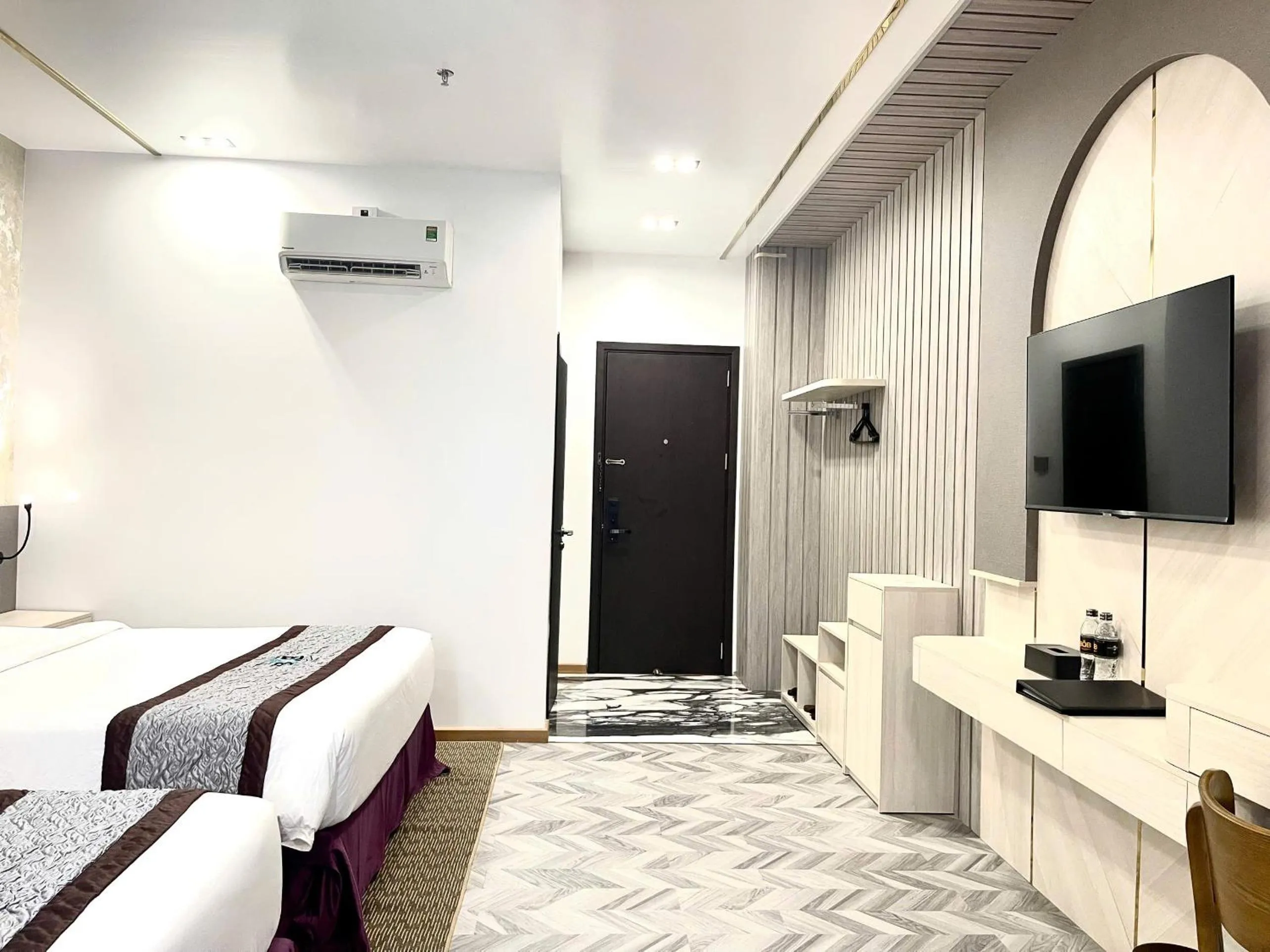 Bedroom, Bed in B.O.B Hotel