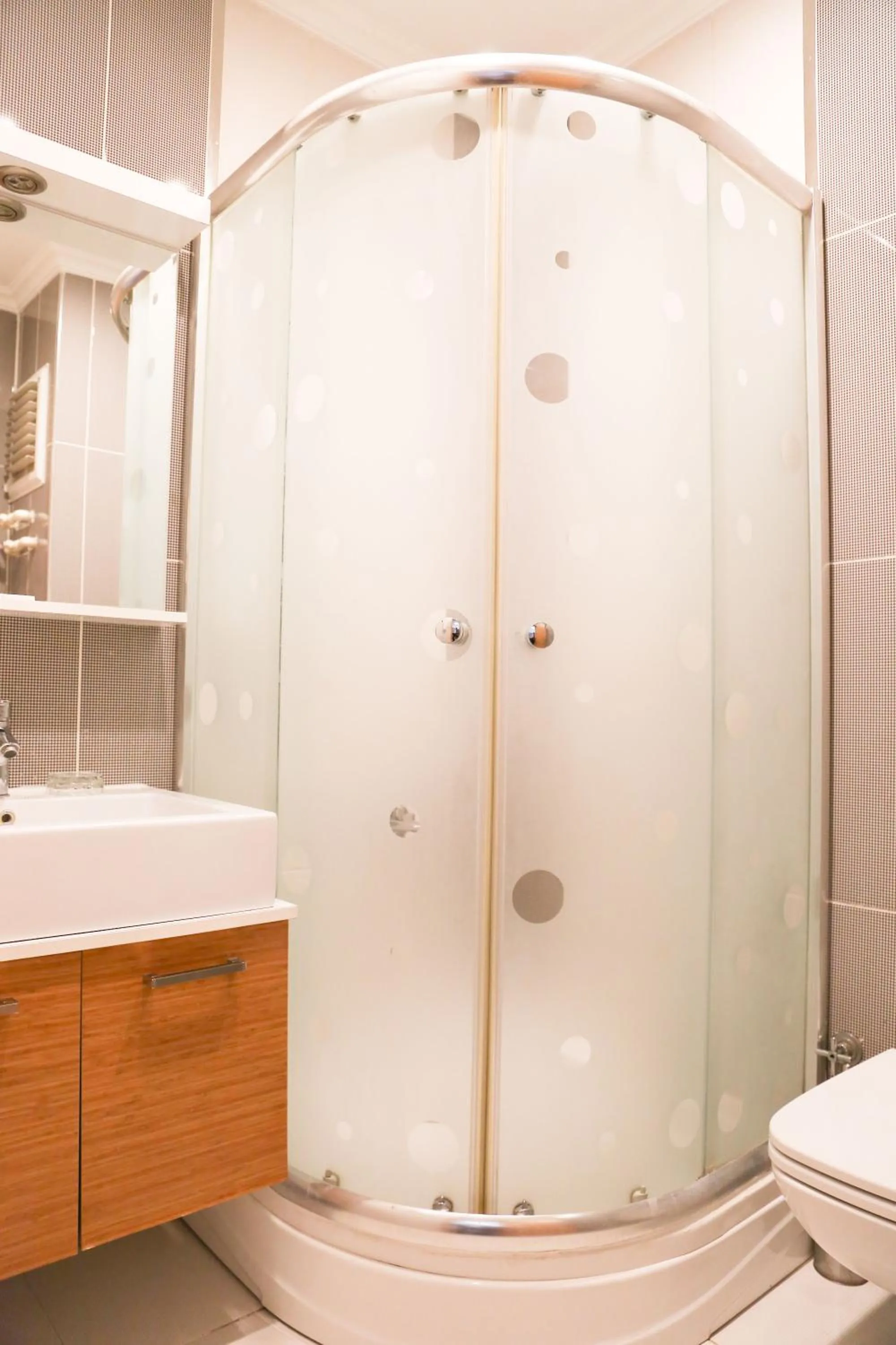 Shower in Cebeciler Hotel