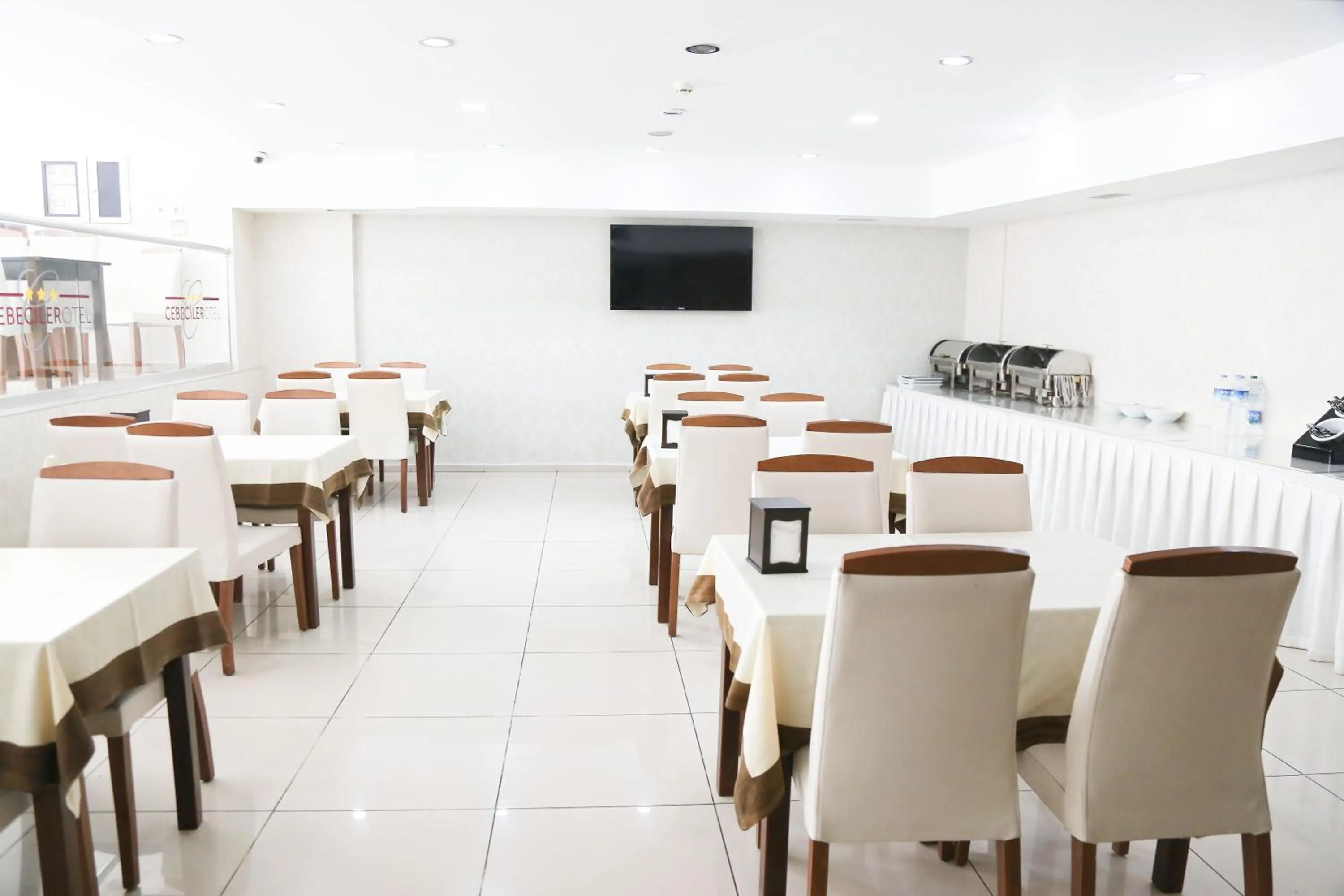 Restaurant/places to eat in Cebeciler Hotel