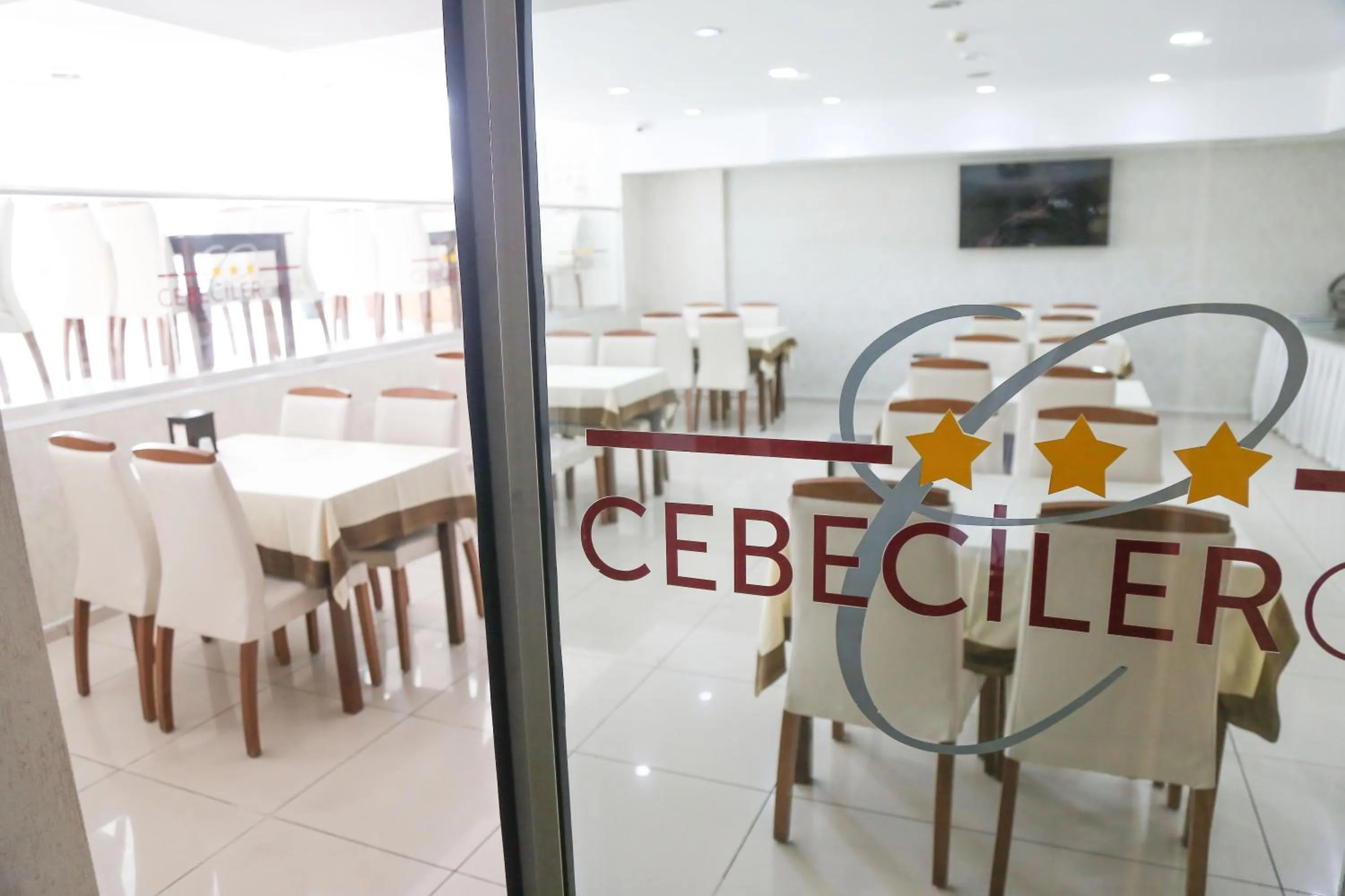 Restaurant/places to eat in Cebeciler Hotel