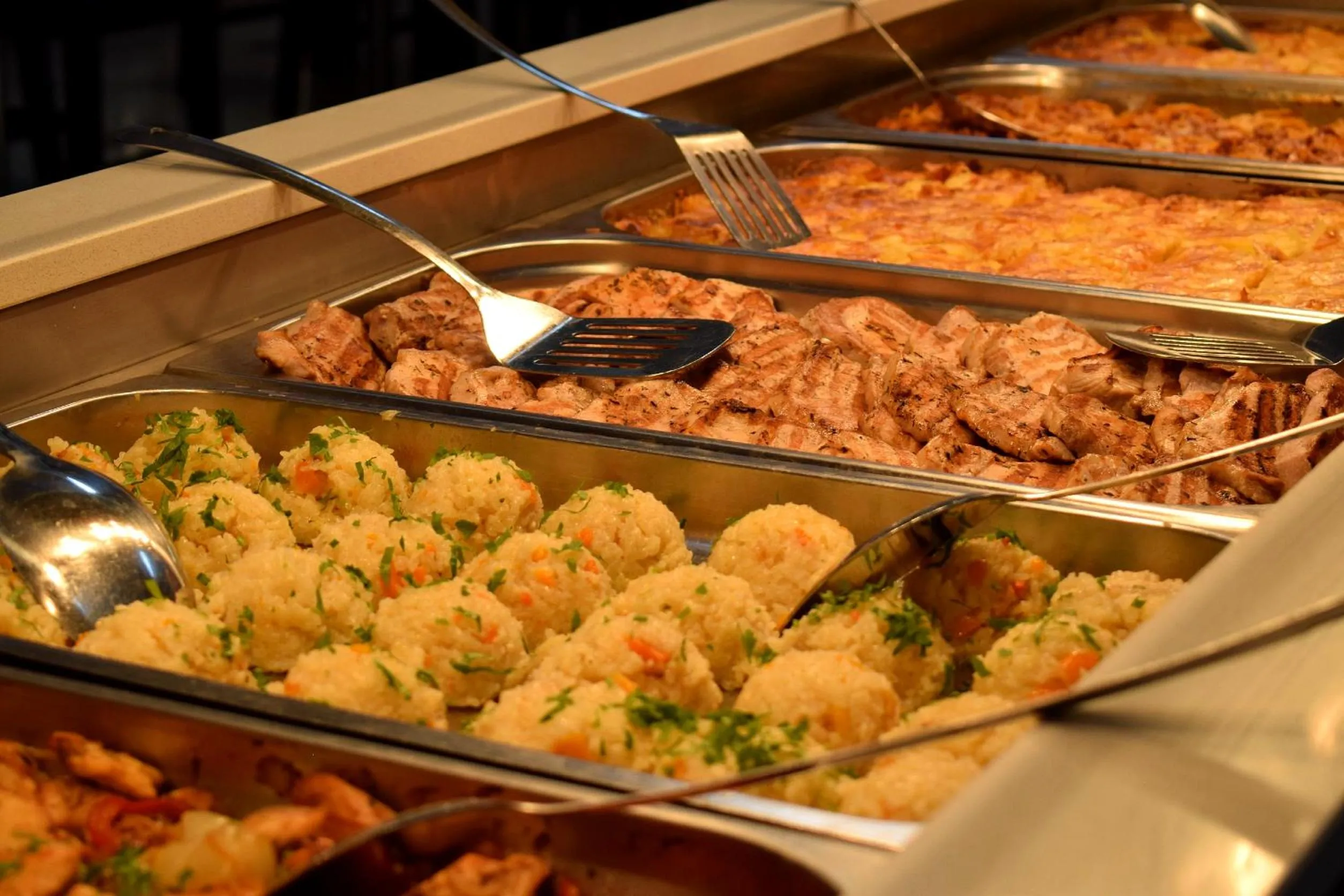 Restaurant/places to eat in Hotel Doina