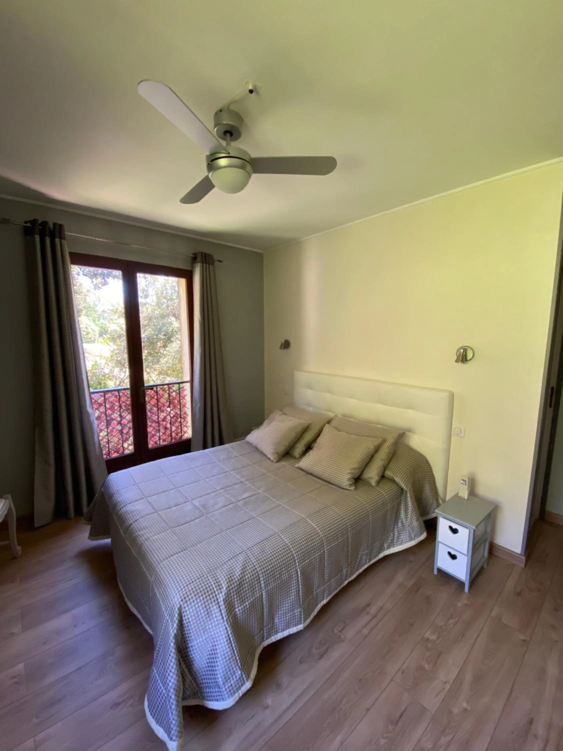 Bedroom, Bed in Les Belles Terrasses