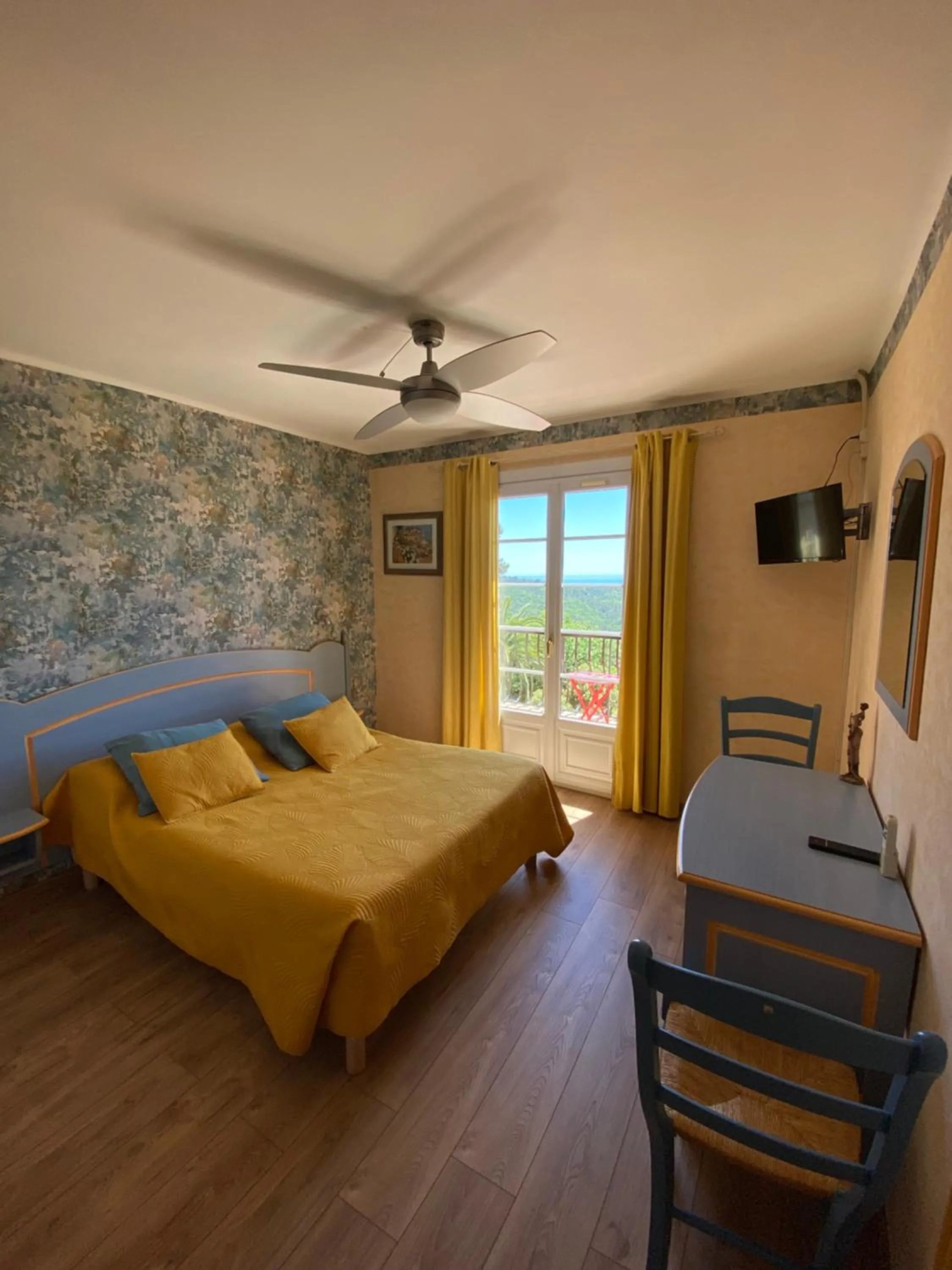 Bedroom, Bed in Les Belles Terrasses