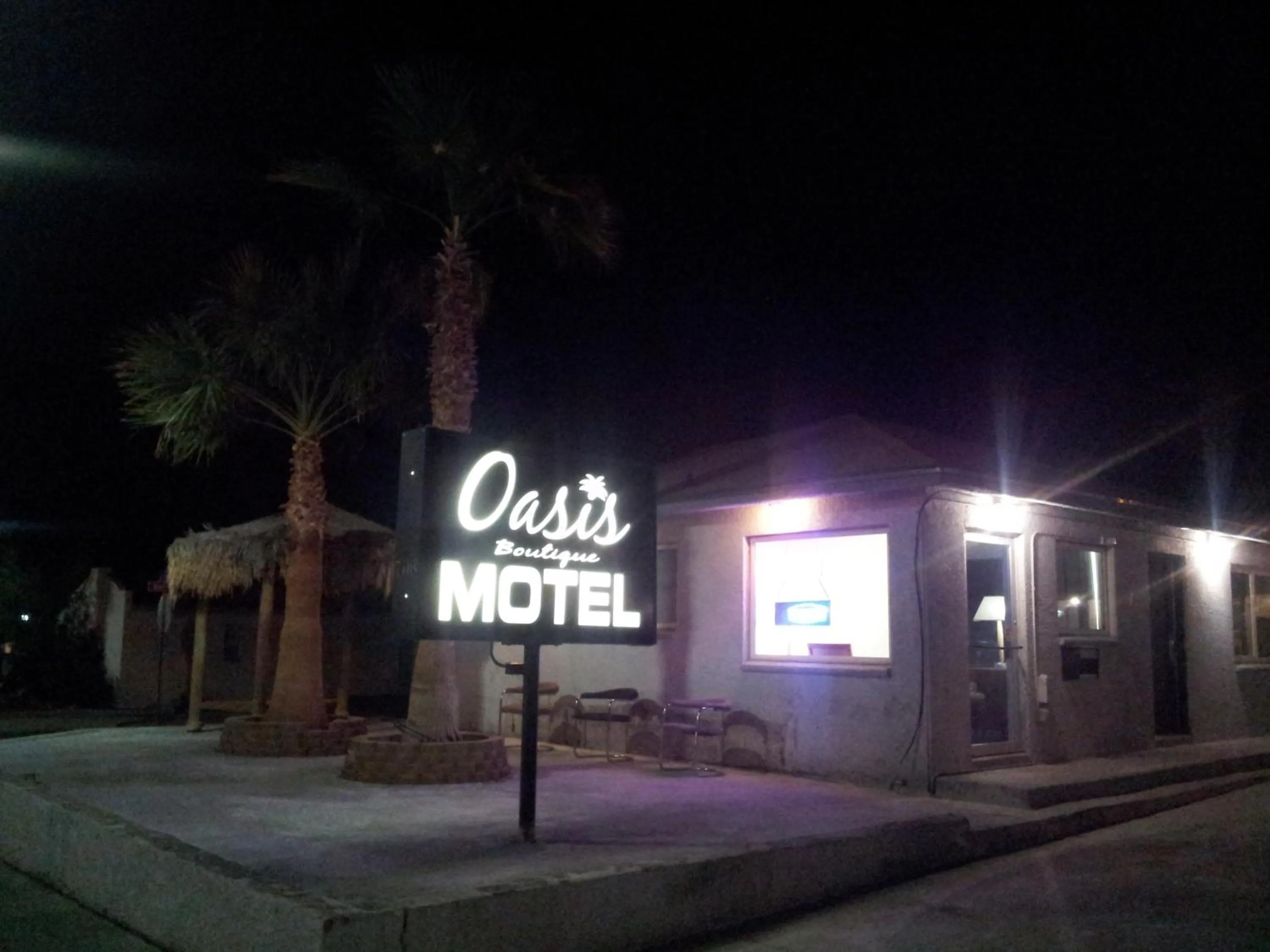 Facade/entrance in Oasis Boutique Motel