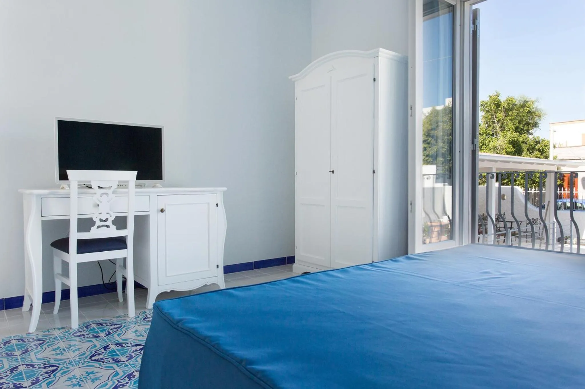 Photo of the whole room in Odysseus Hotel