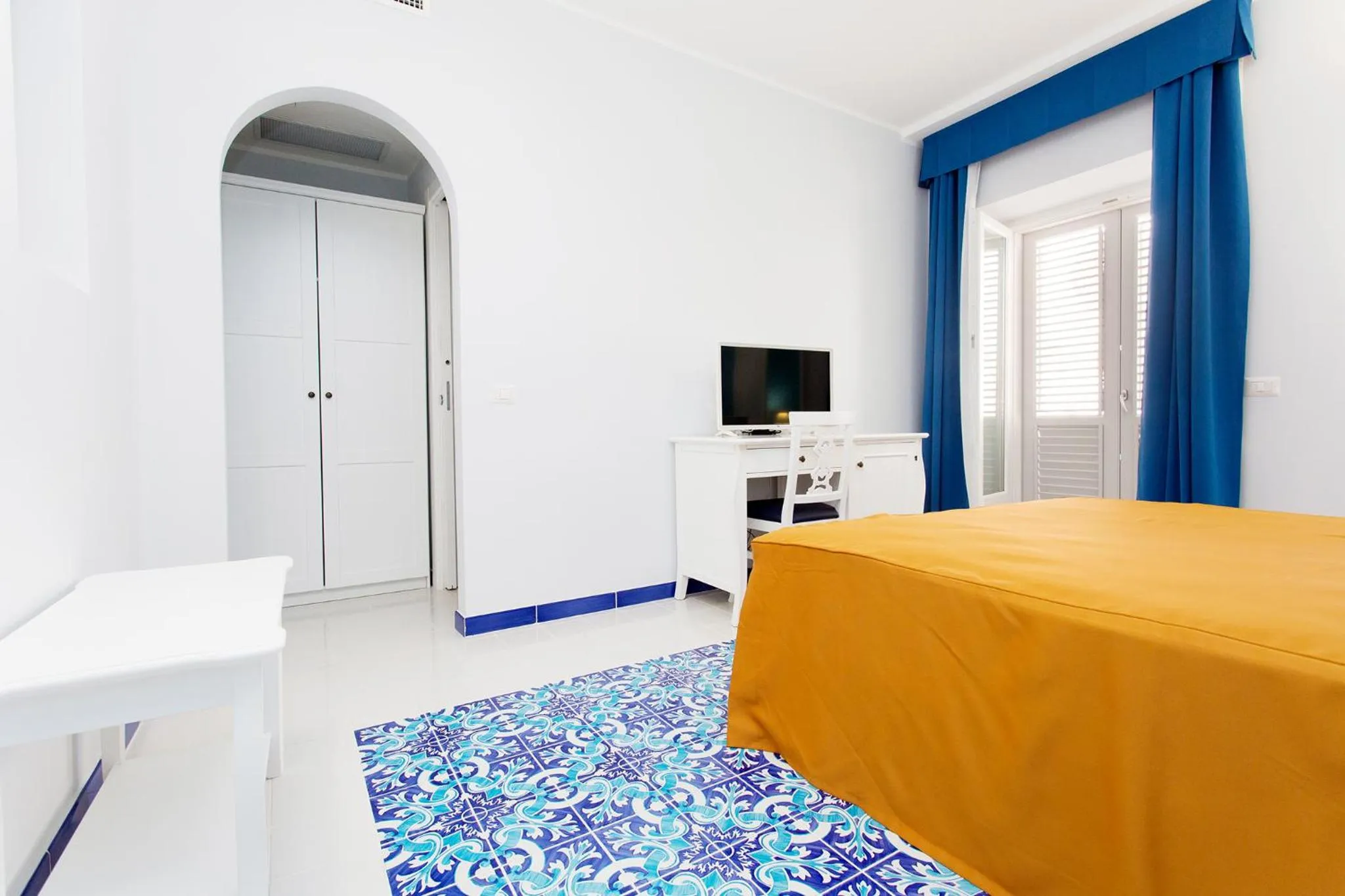 Bed in Odysseus Hotel