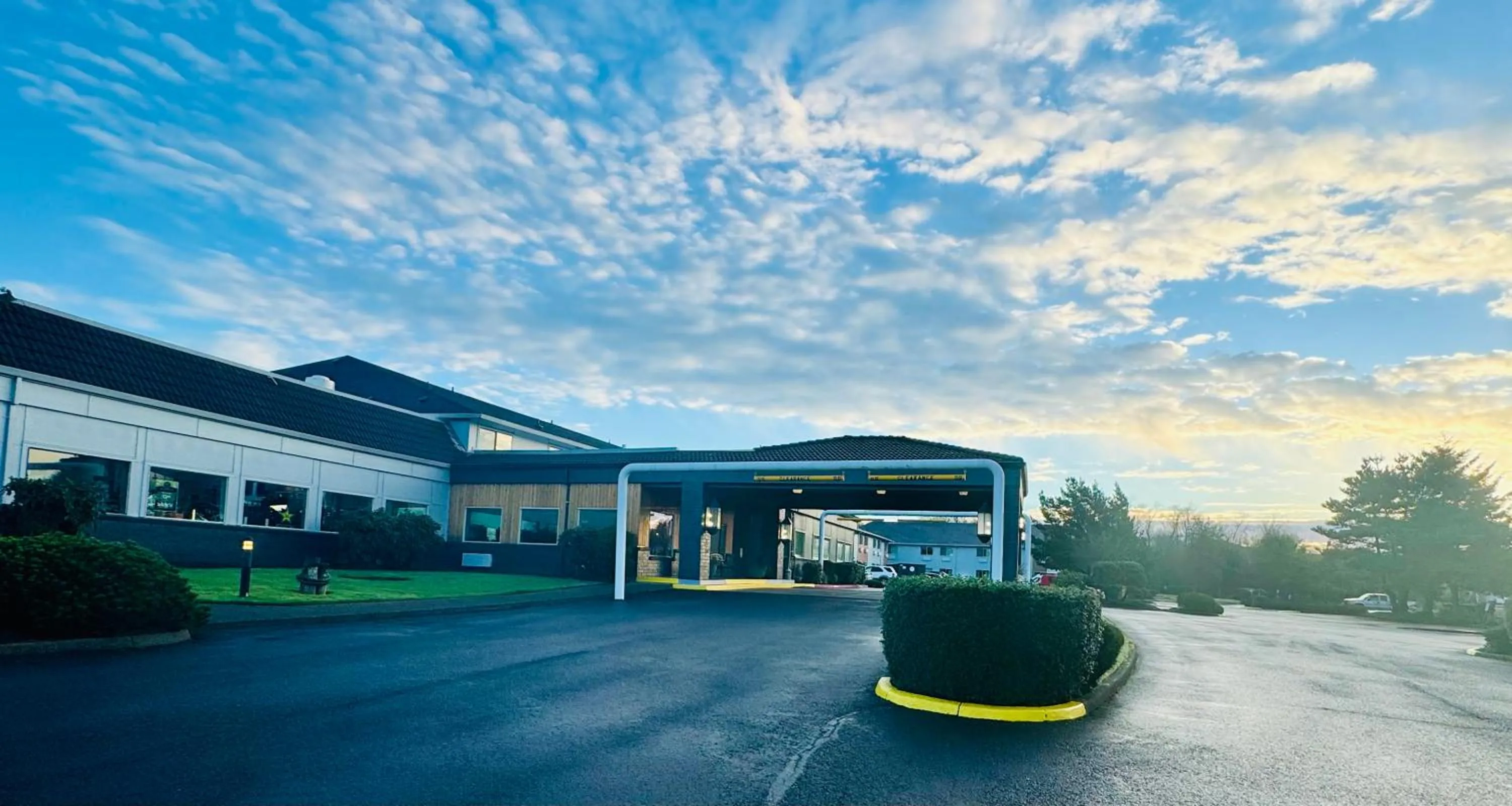 Property building in The Tillamook Inn