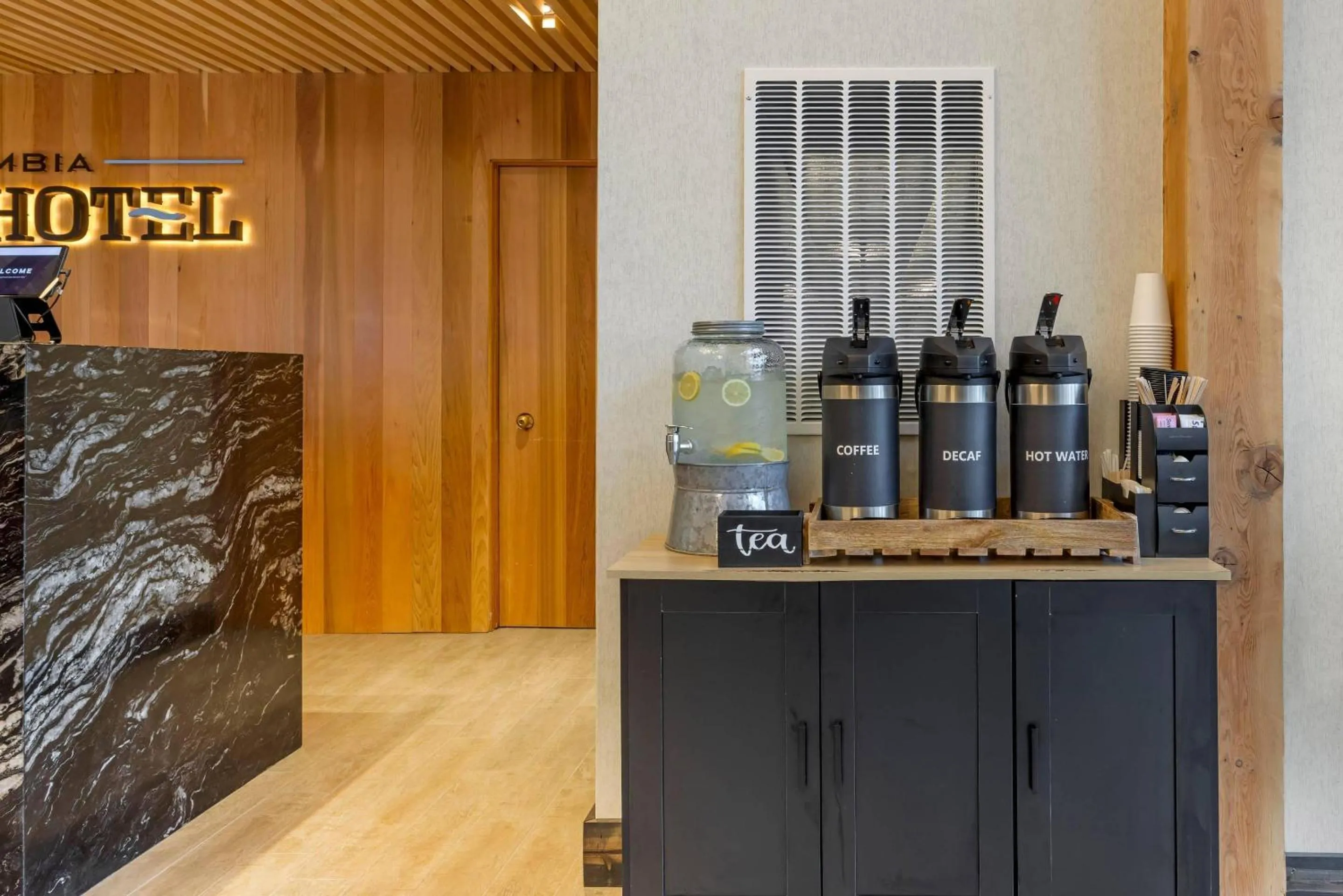 Lobby or reception in Columbia River Hotel and Conference Center, an Ascend Collection Hotel