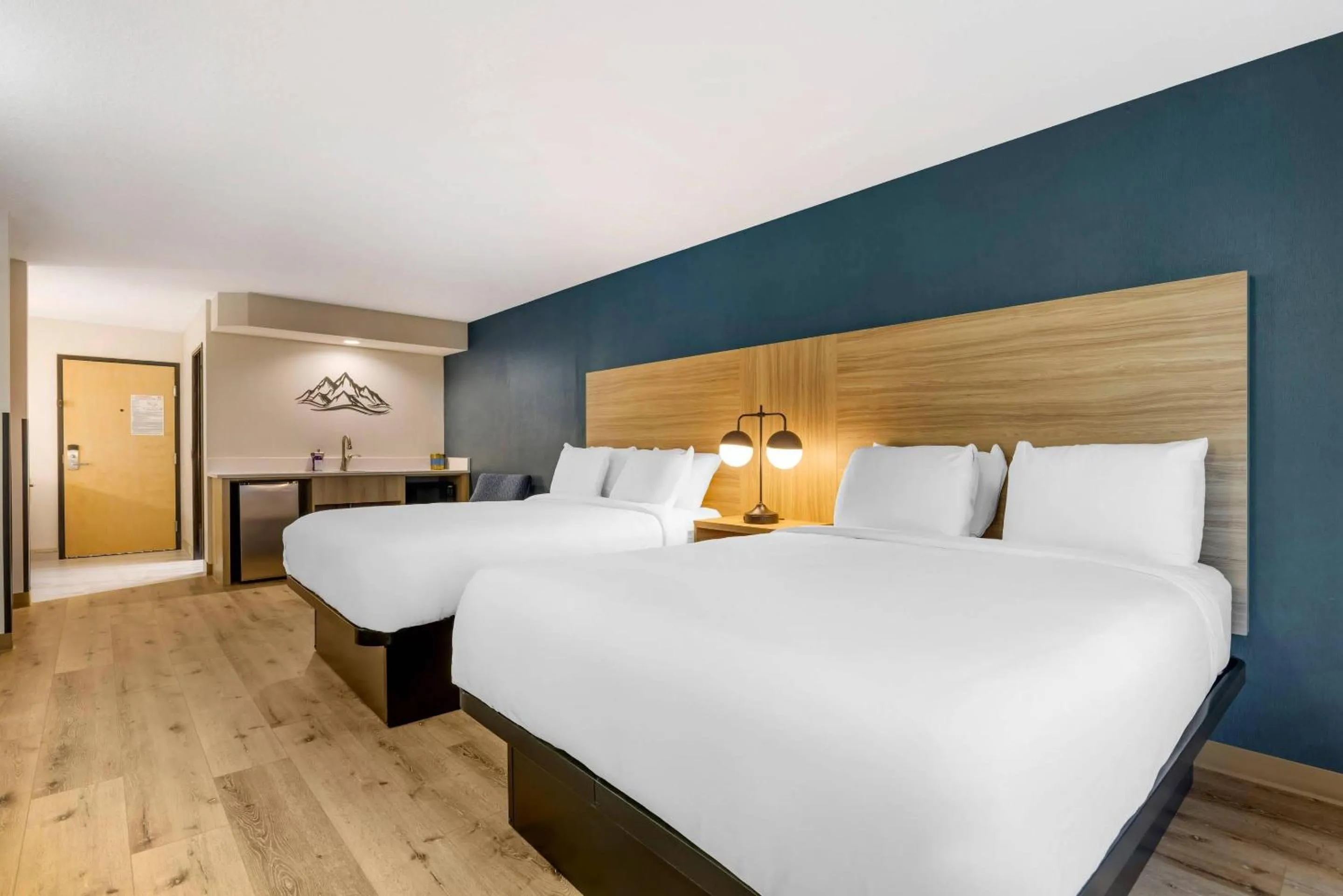 Bedroom, Bed in Columbia River Hotel and Conference Center, an Ascend Collection Hotel