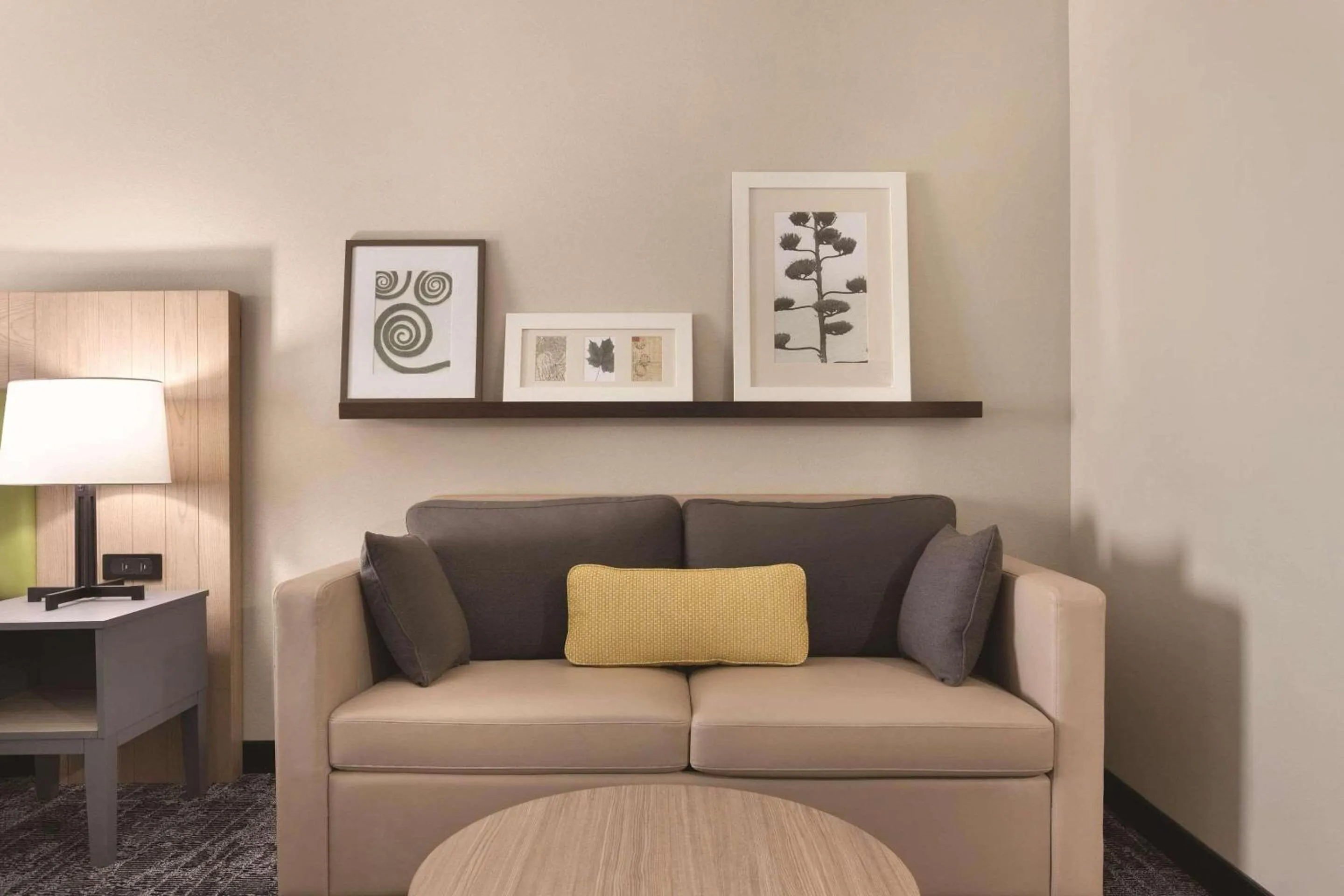 Bedroom in Country Inn & Suites by Radisson, Macon West, GA