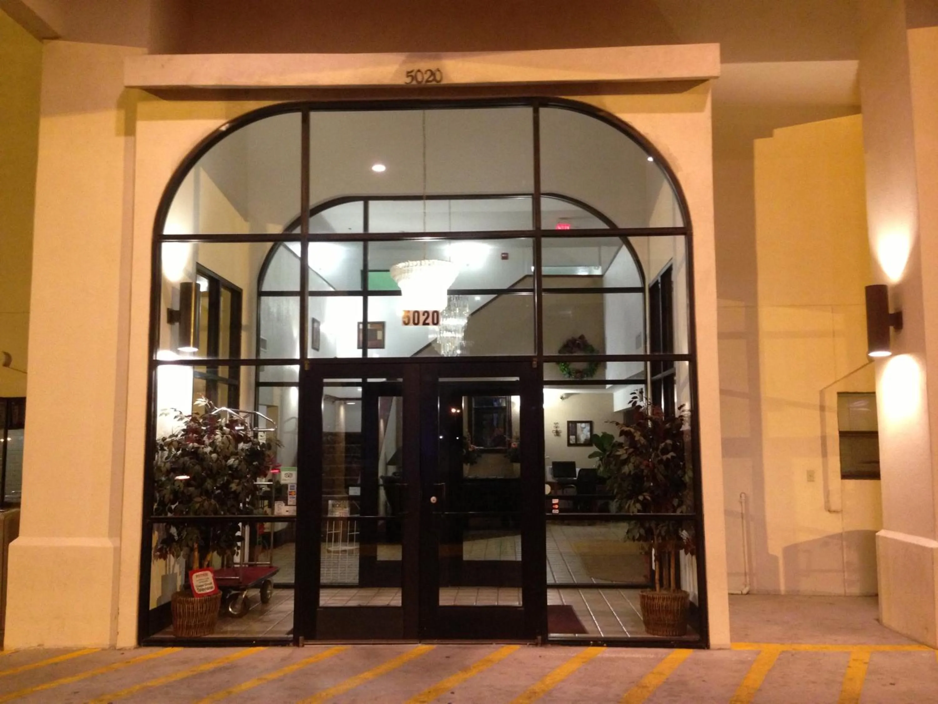 Facade/entrance in Brentwood Inn & Suites