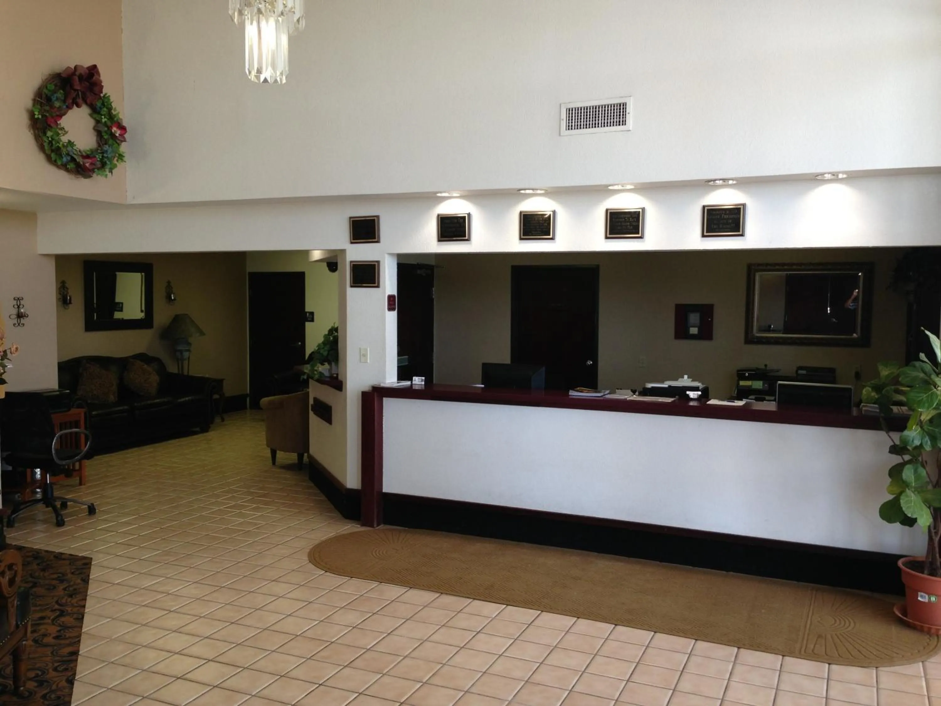 Lobby or reception in Brentwood Inn & Suites