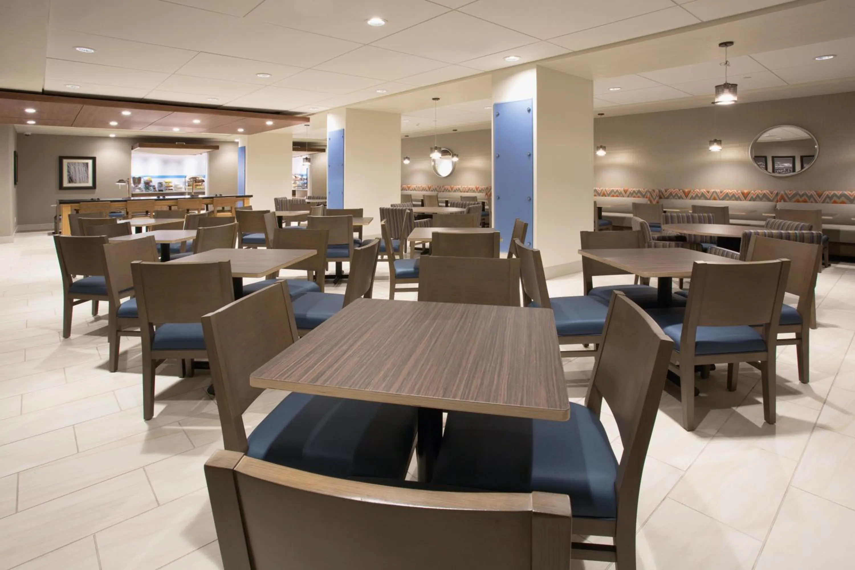 Breakfast in Holiday Inn Express Salt Lake City Downtown by IHG