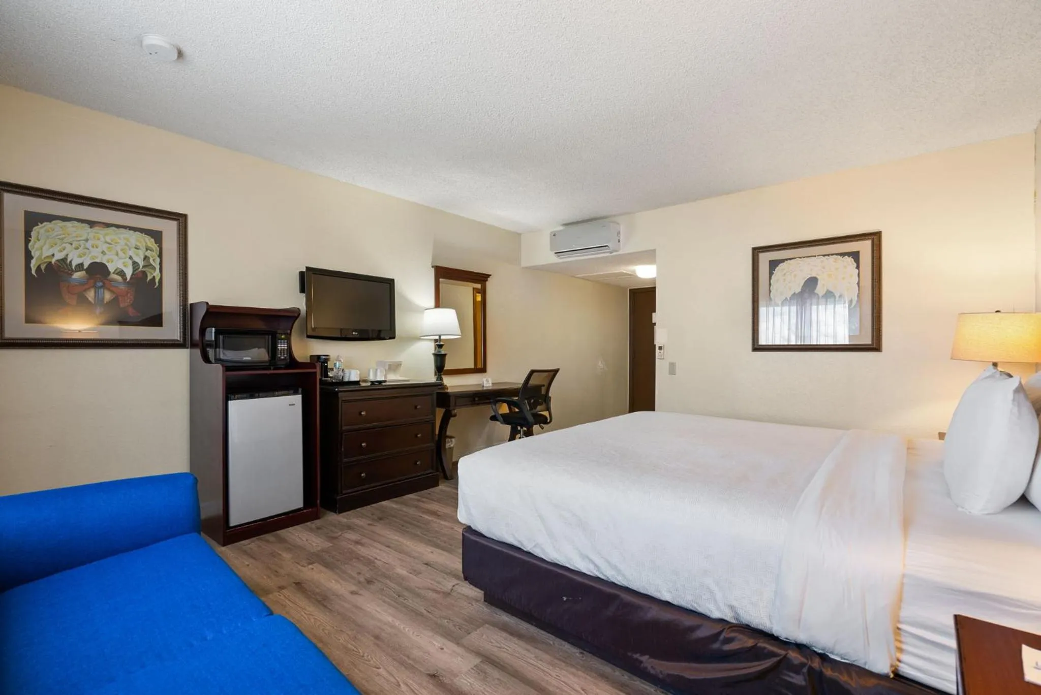 Photo of the whole room, Bed in Hotel Americana