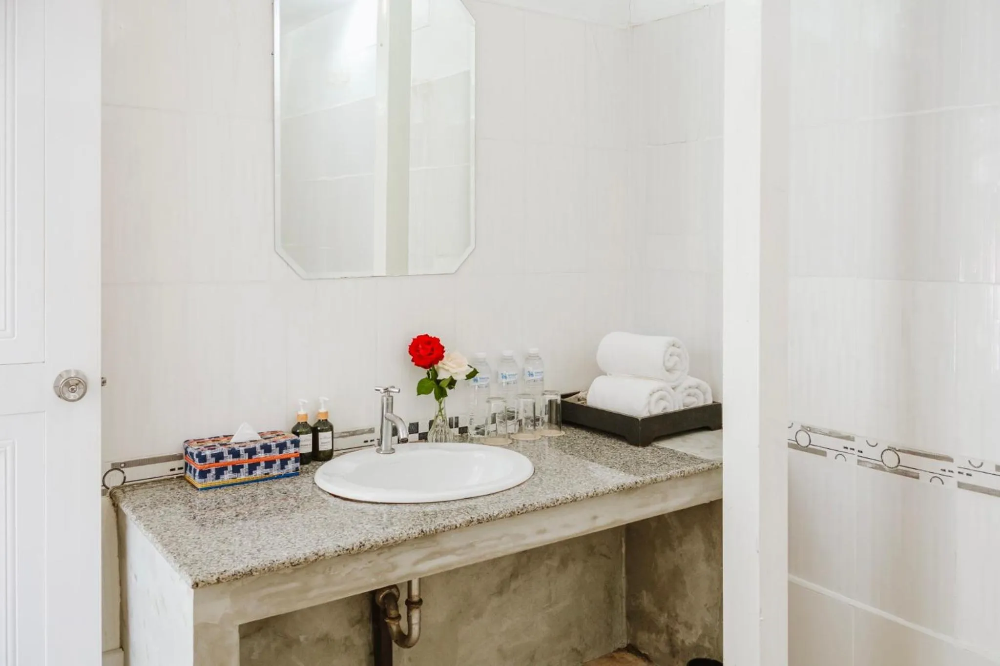 Baan Pai Riverside Resort