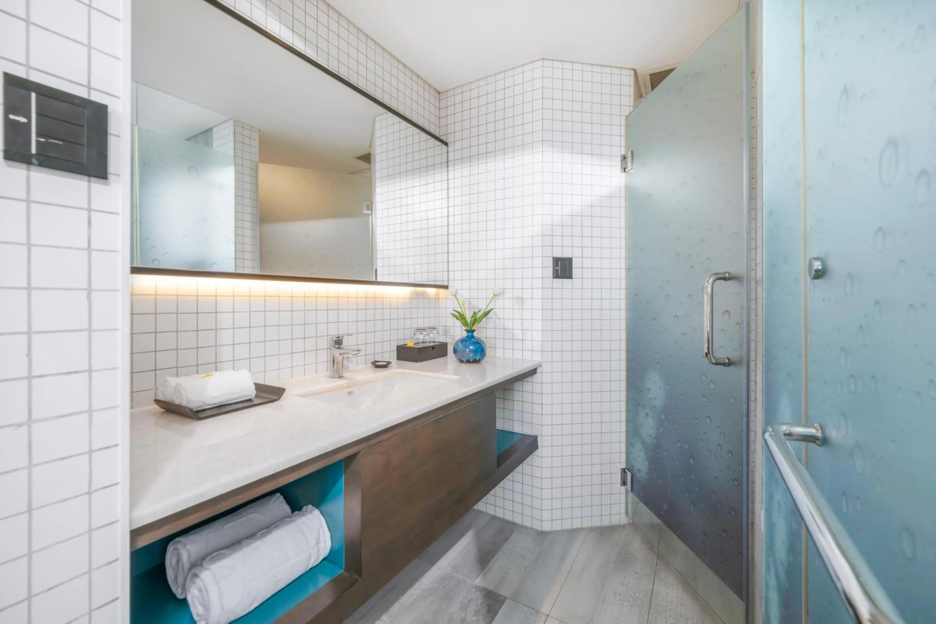 Shower in Satya Da Nang Hotel Han Market