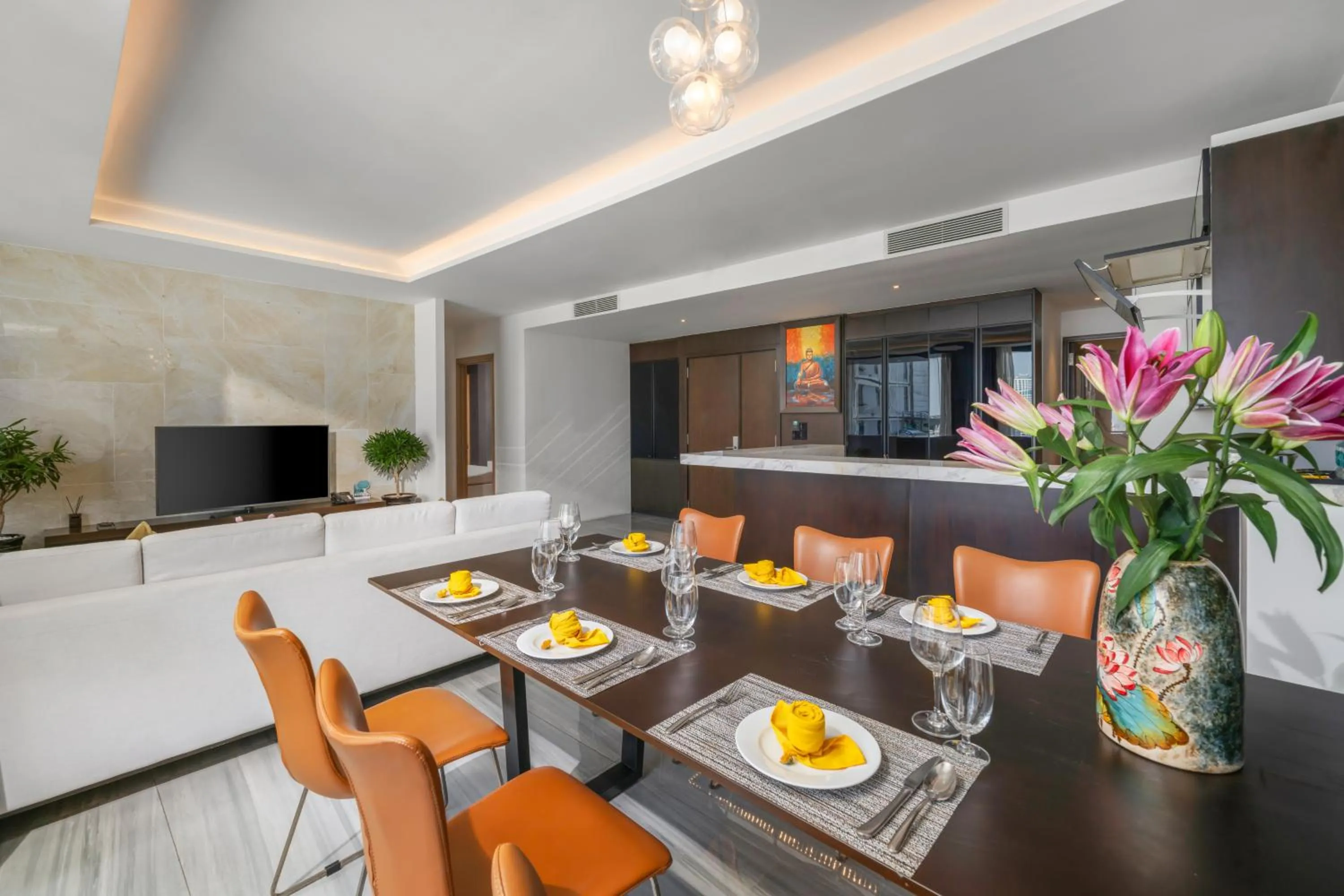 Communal lounge/ TV room in Satya Da Nang Hotel Han Market