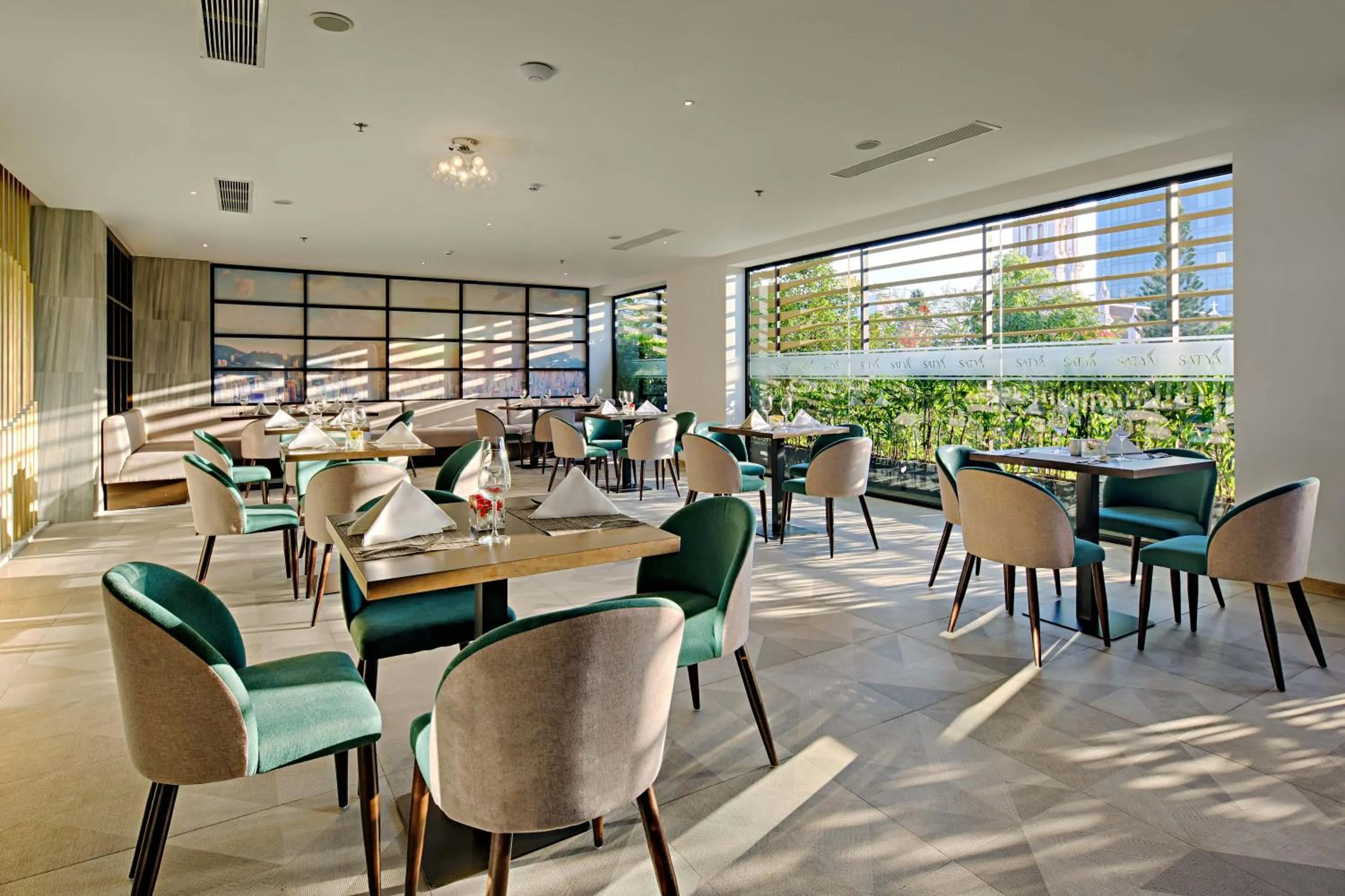 Restaurant/places to eat in Satya Da Nang Hotel Han Market