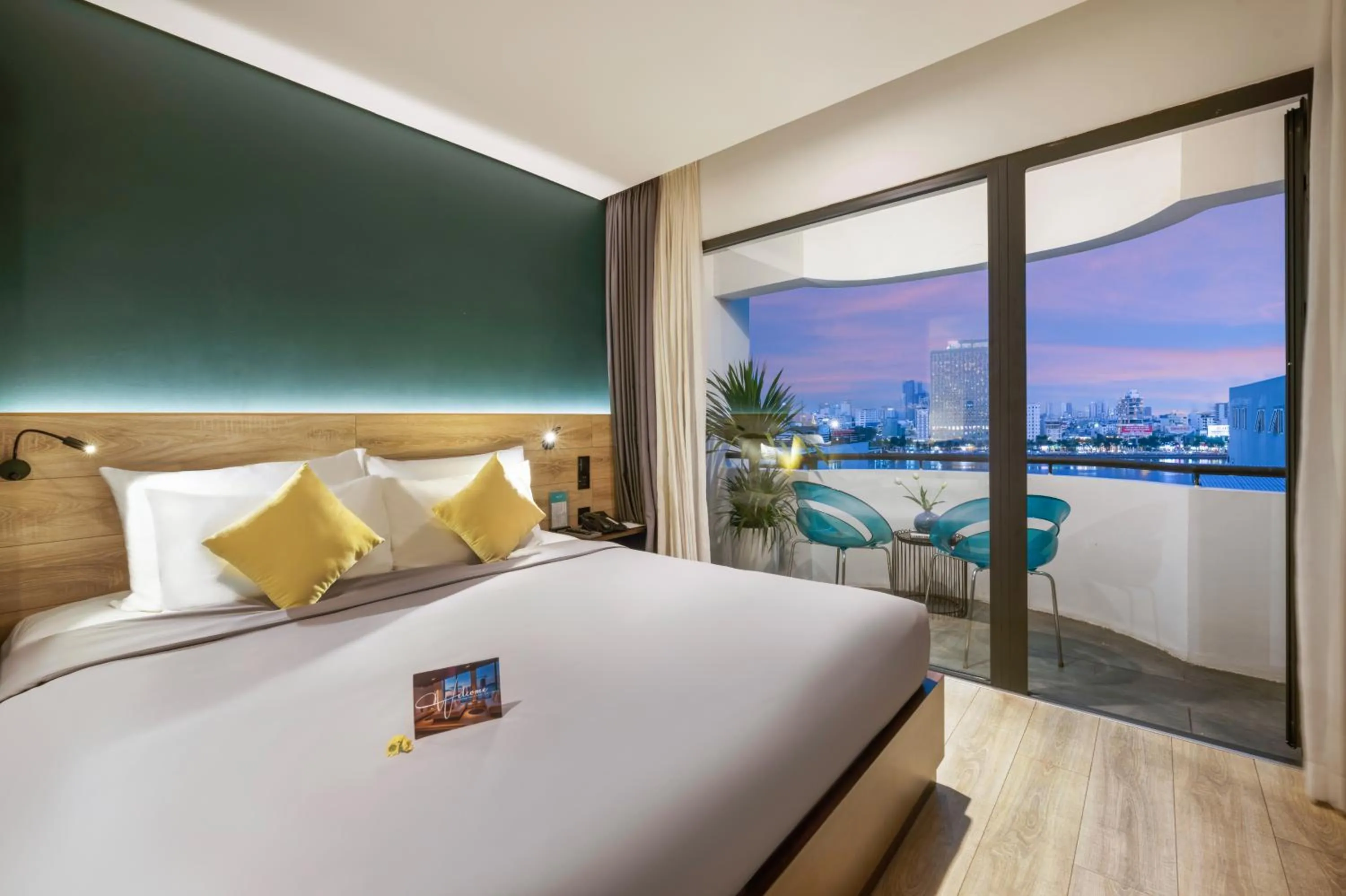 Bed in Satya Da Nang Hotel Han Market