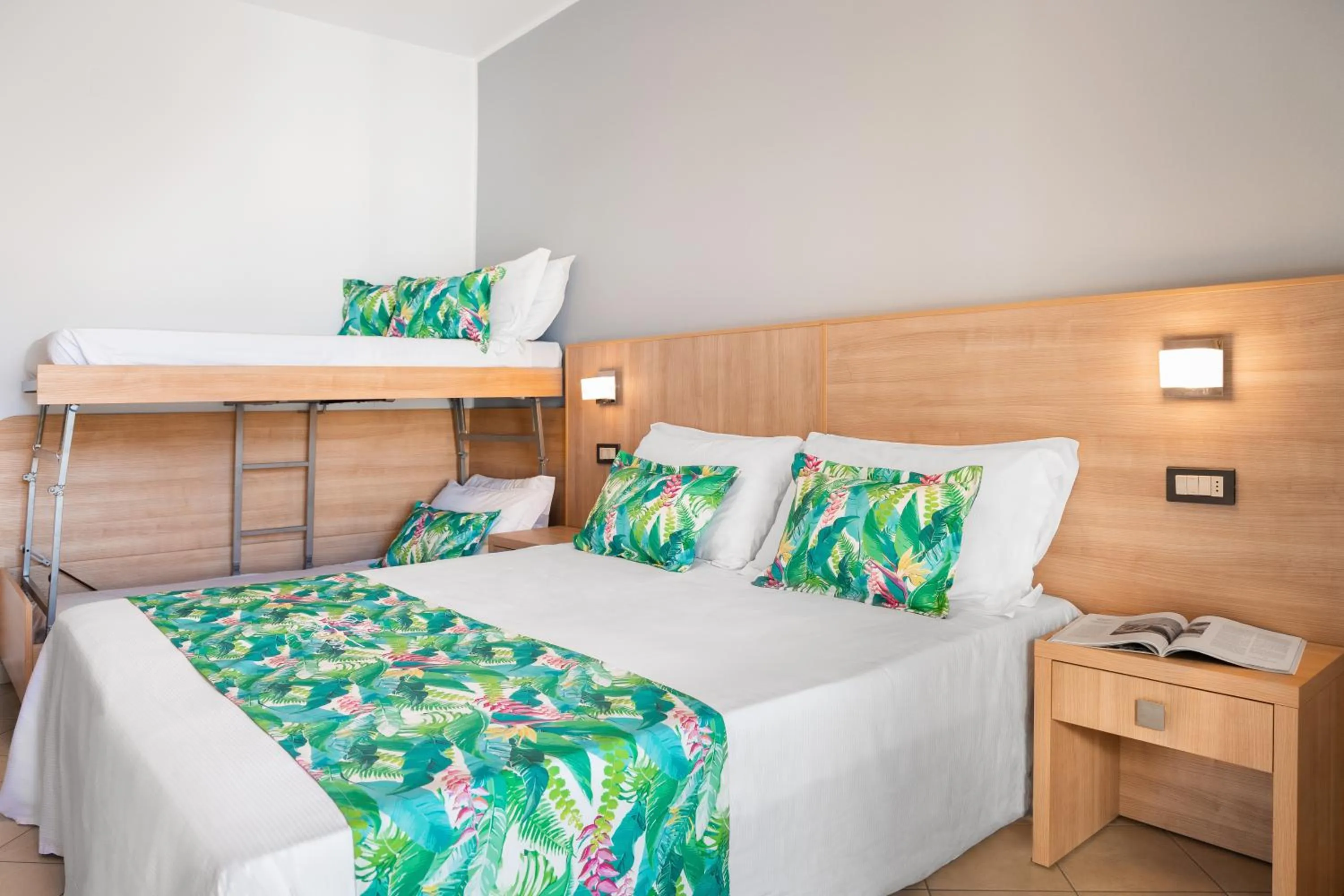 Bed in Hotel Amalfi - Smart Hotel