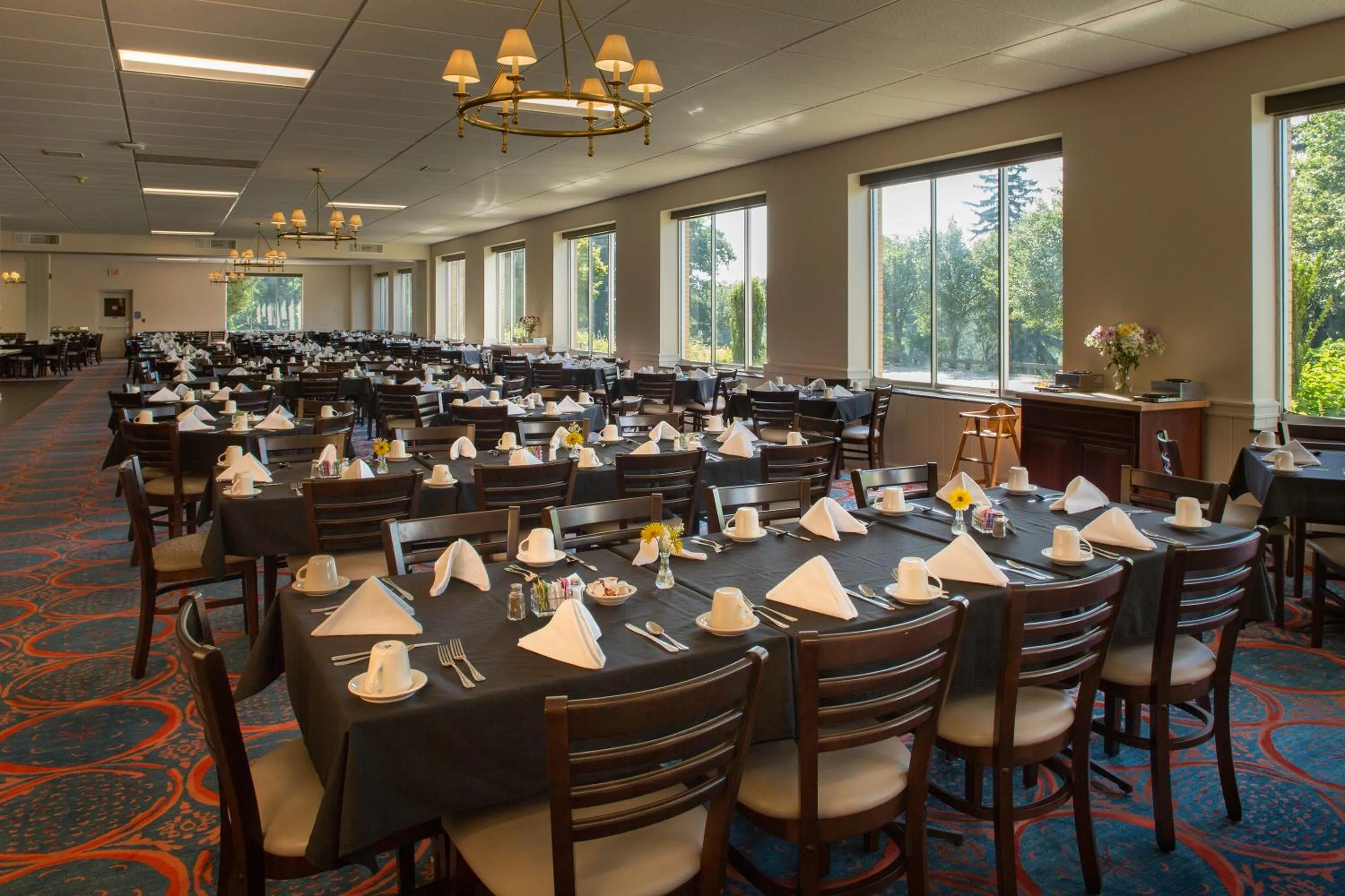 Restaurant/places to eat in Lambuth Inn