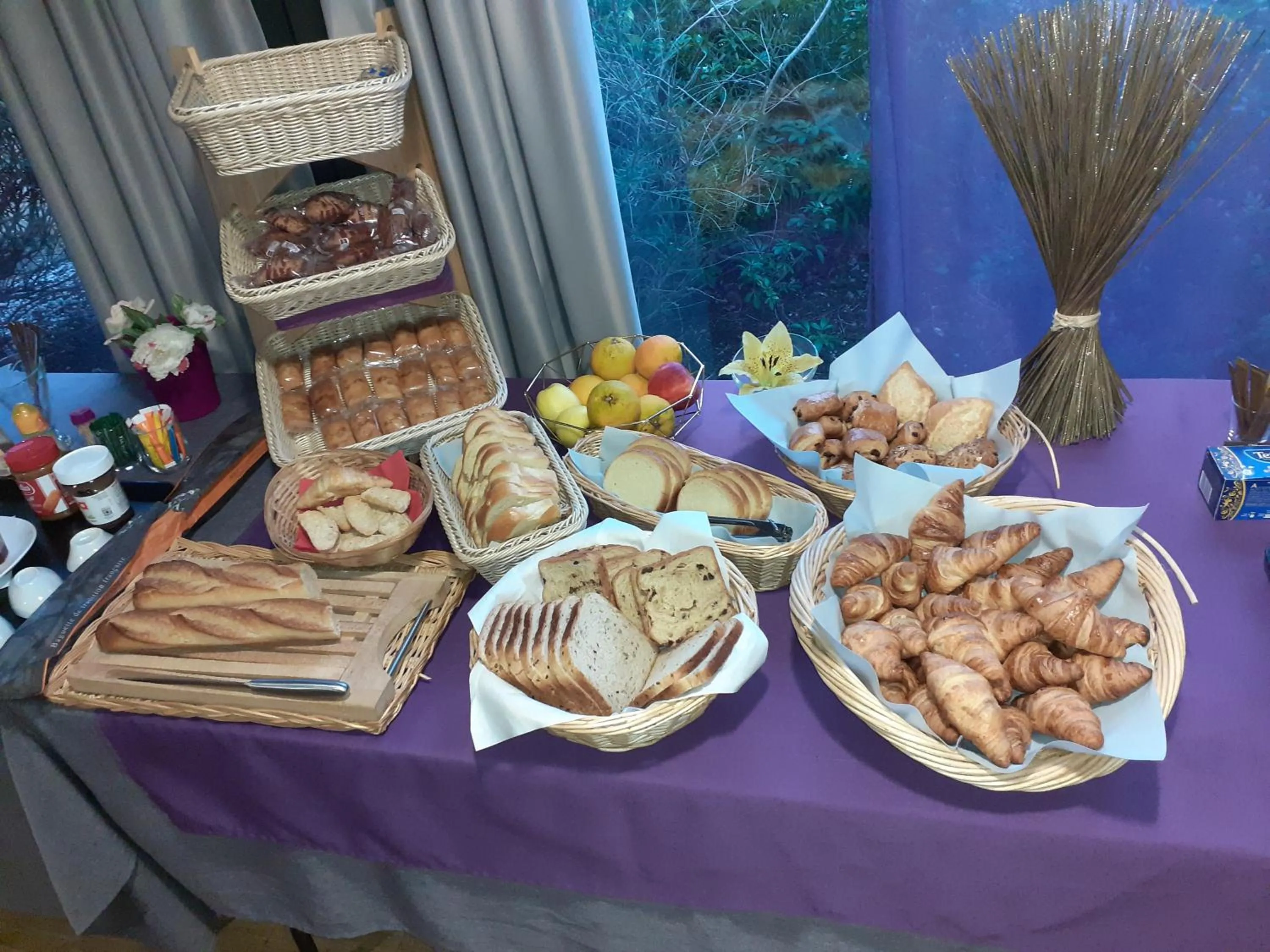 Breakfast in Hôtel Particulier VILLA DES MARAIS
