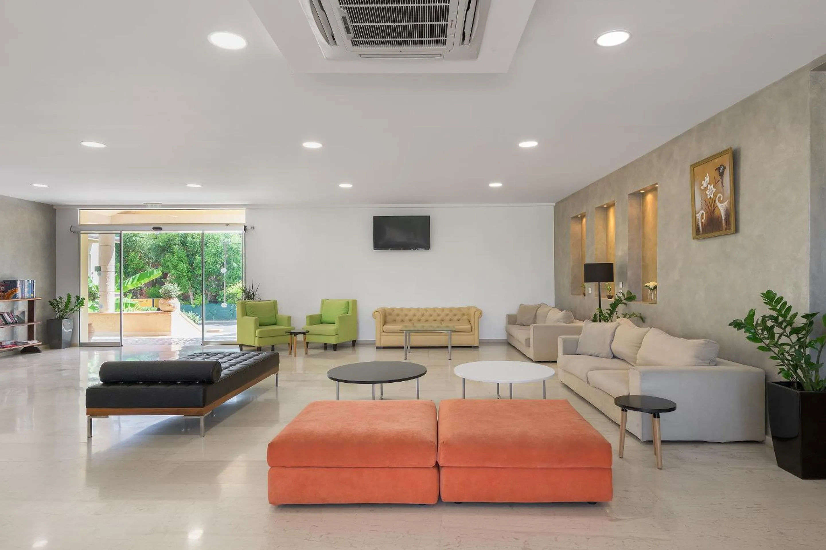 Lobby or reception in Olive Garden Hotel