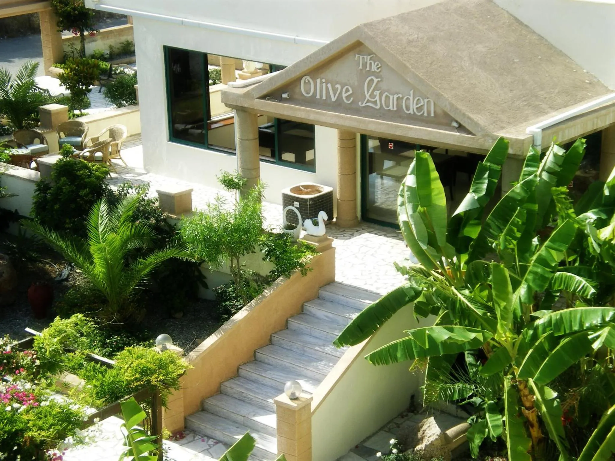 Facade/entrance in Olive Garden Hotel