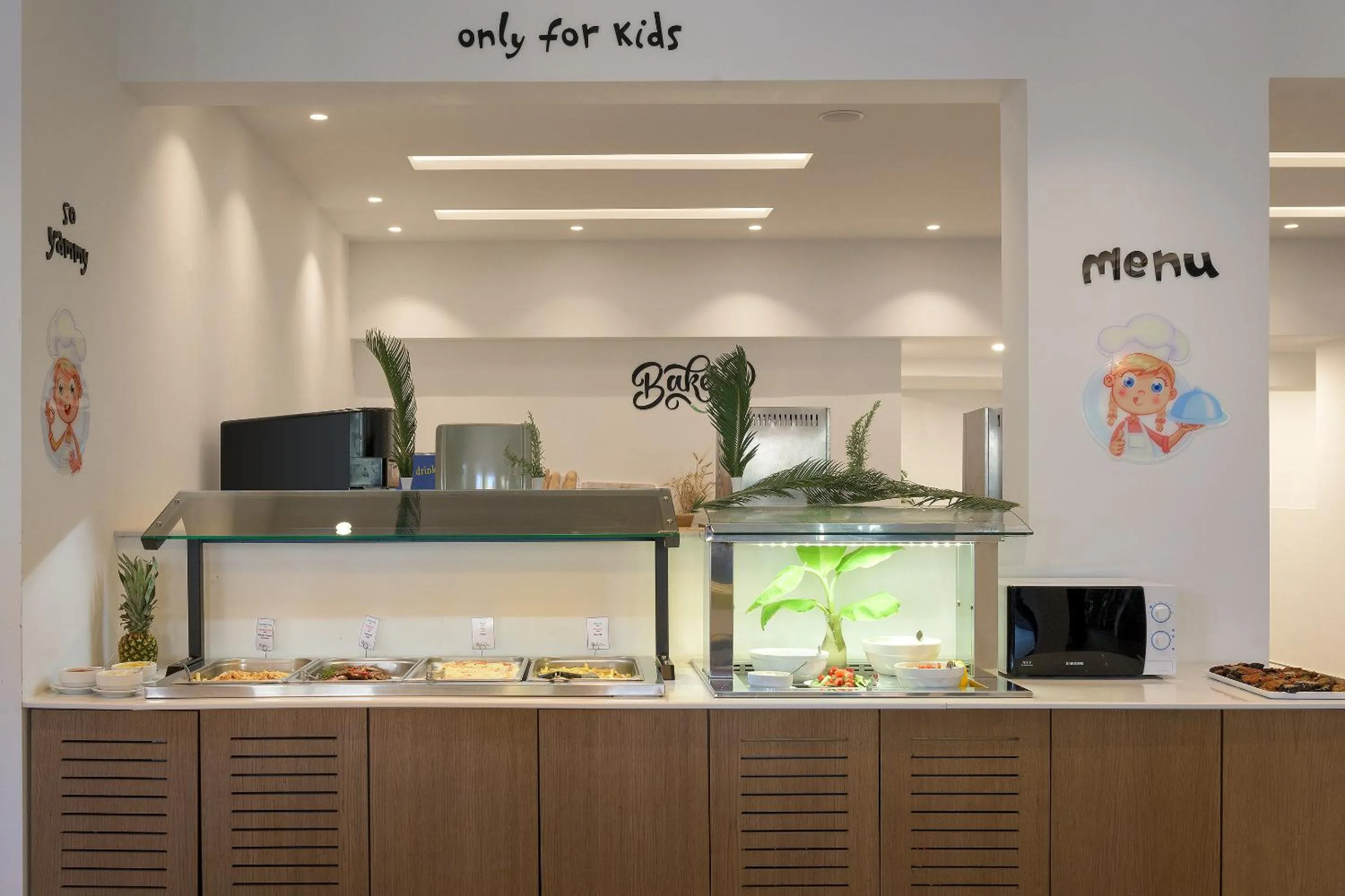 Food and drinks in Olive Garden Hotel