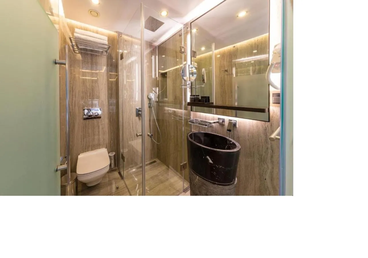 Bathroom in Opale Hotel