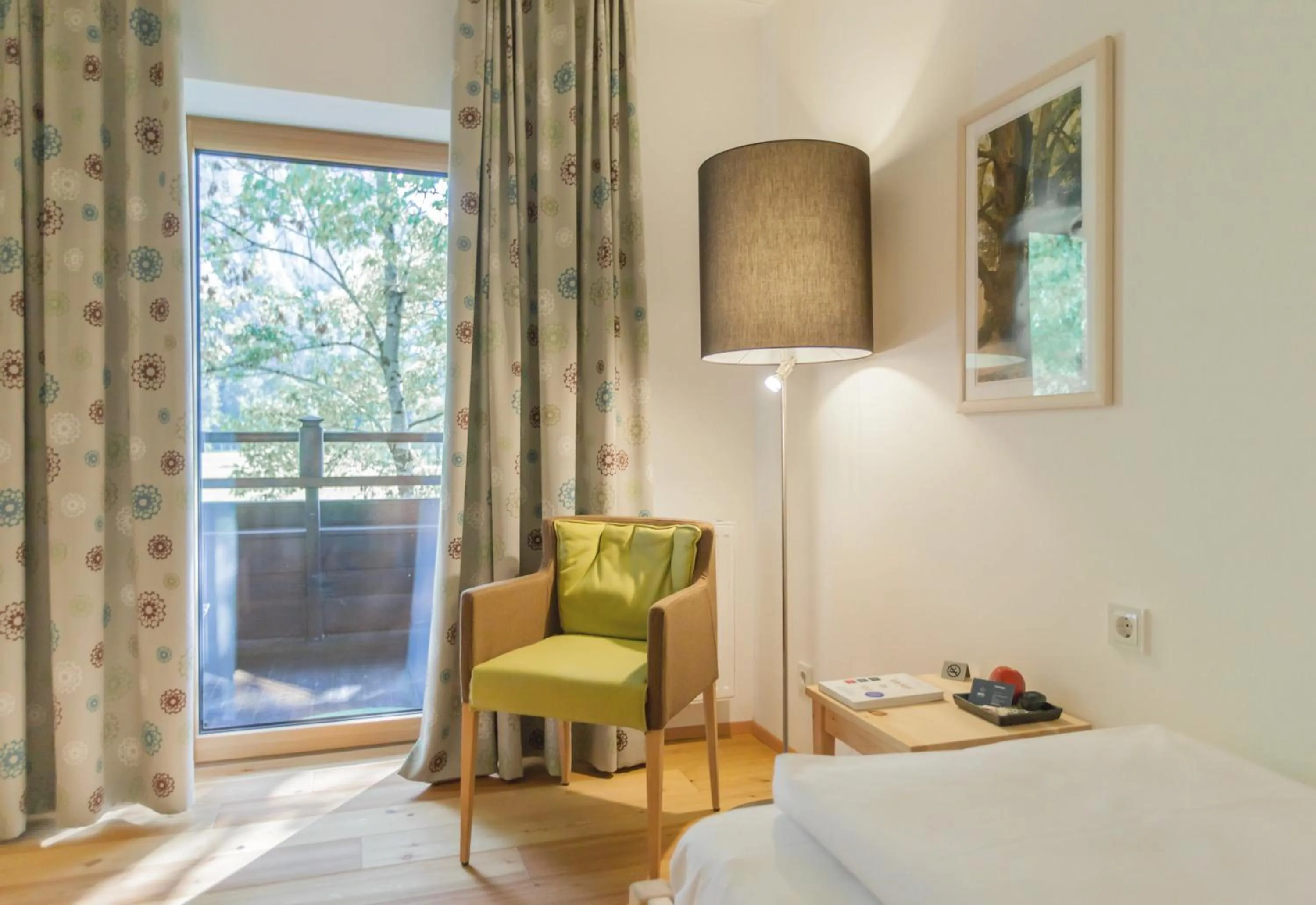 Garden view, Bed in Hotel B&B "Zur Schanz"