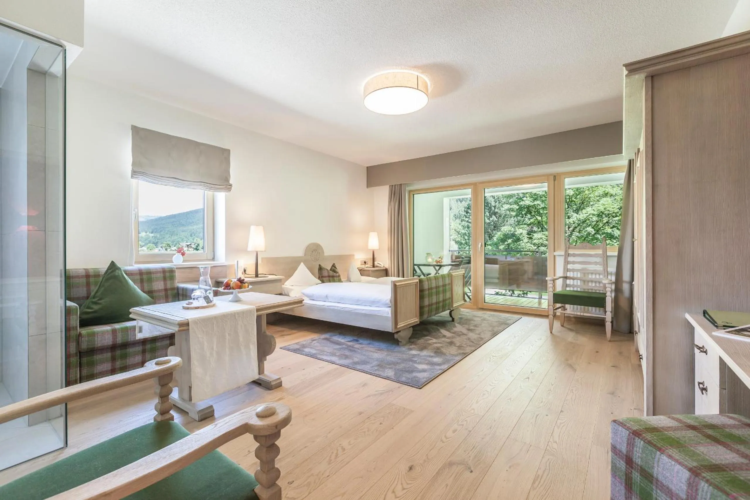 Photo of the whole room, Bed in Hotel B&B "Zur Schanz"