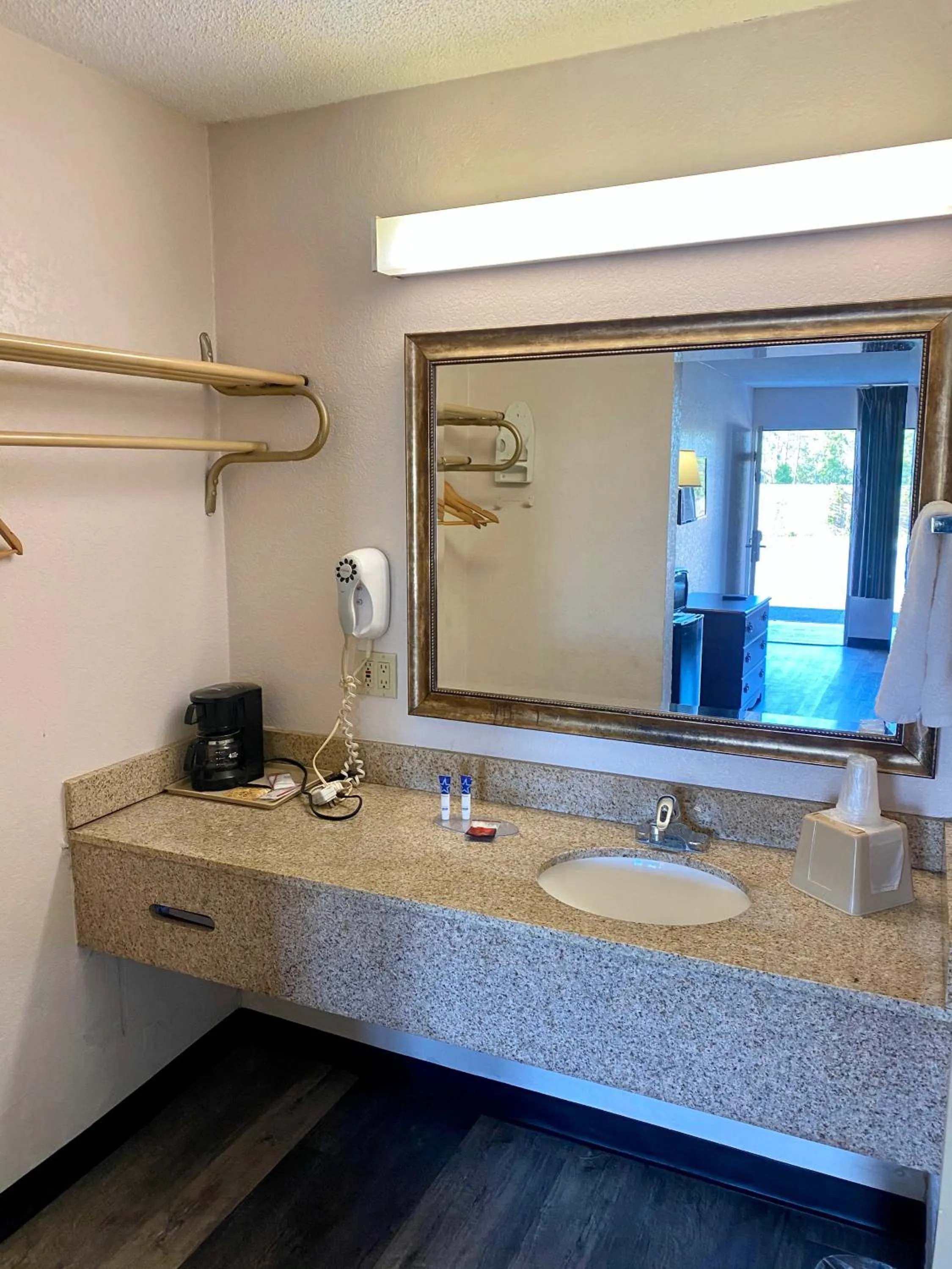 Bathroom in Motel 6 Marianna, FL
