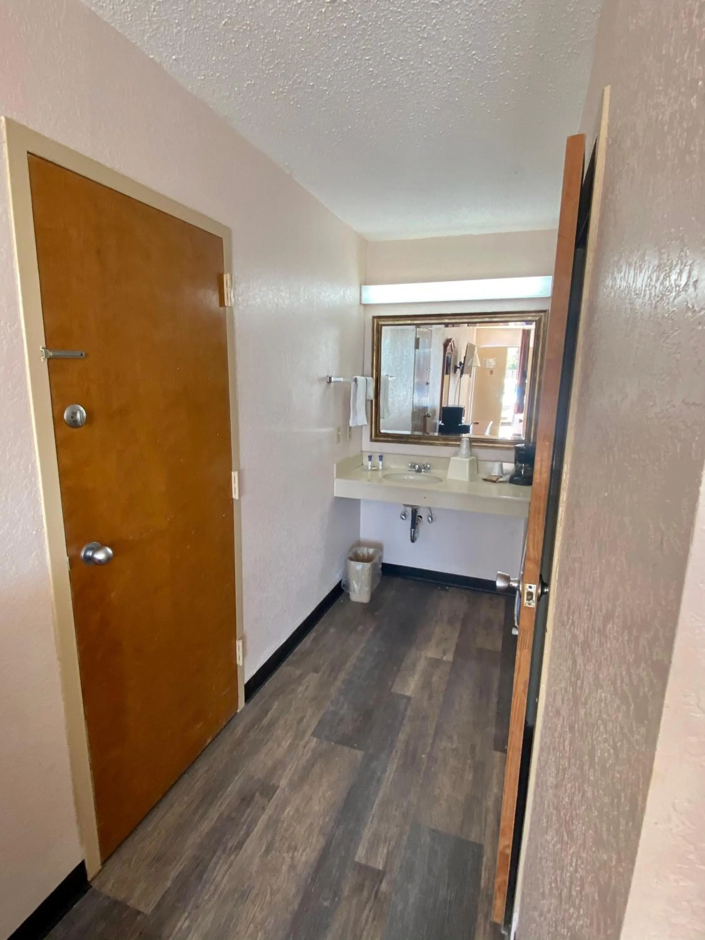 Bathroom in Motel 6 Marianna, FL