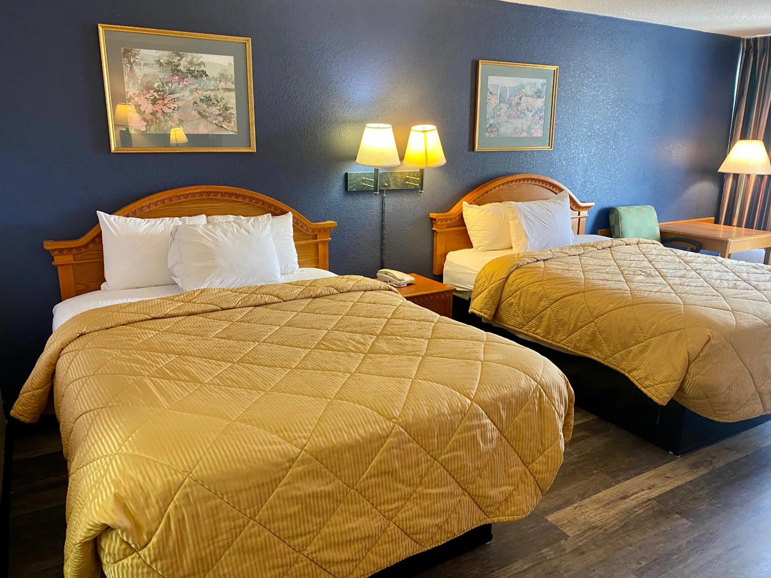 Bedroom, Bed in Motel 6 Marianna, FL