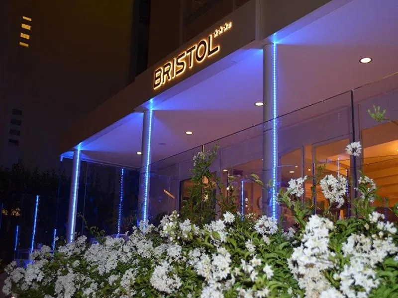 Facade/entrance in Hotel Bristol