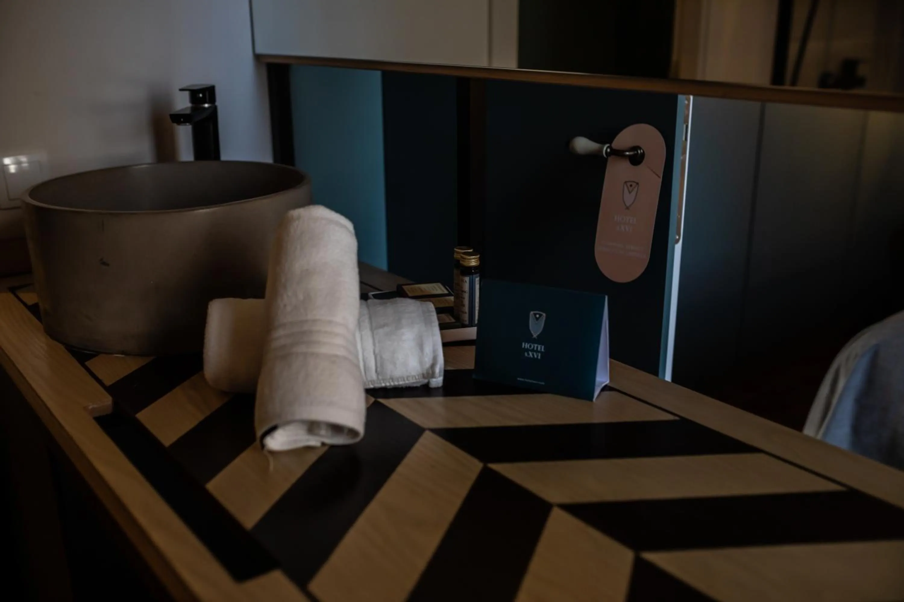 Bathroom, Bed in Old Town SXVI - Adults Only