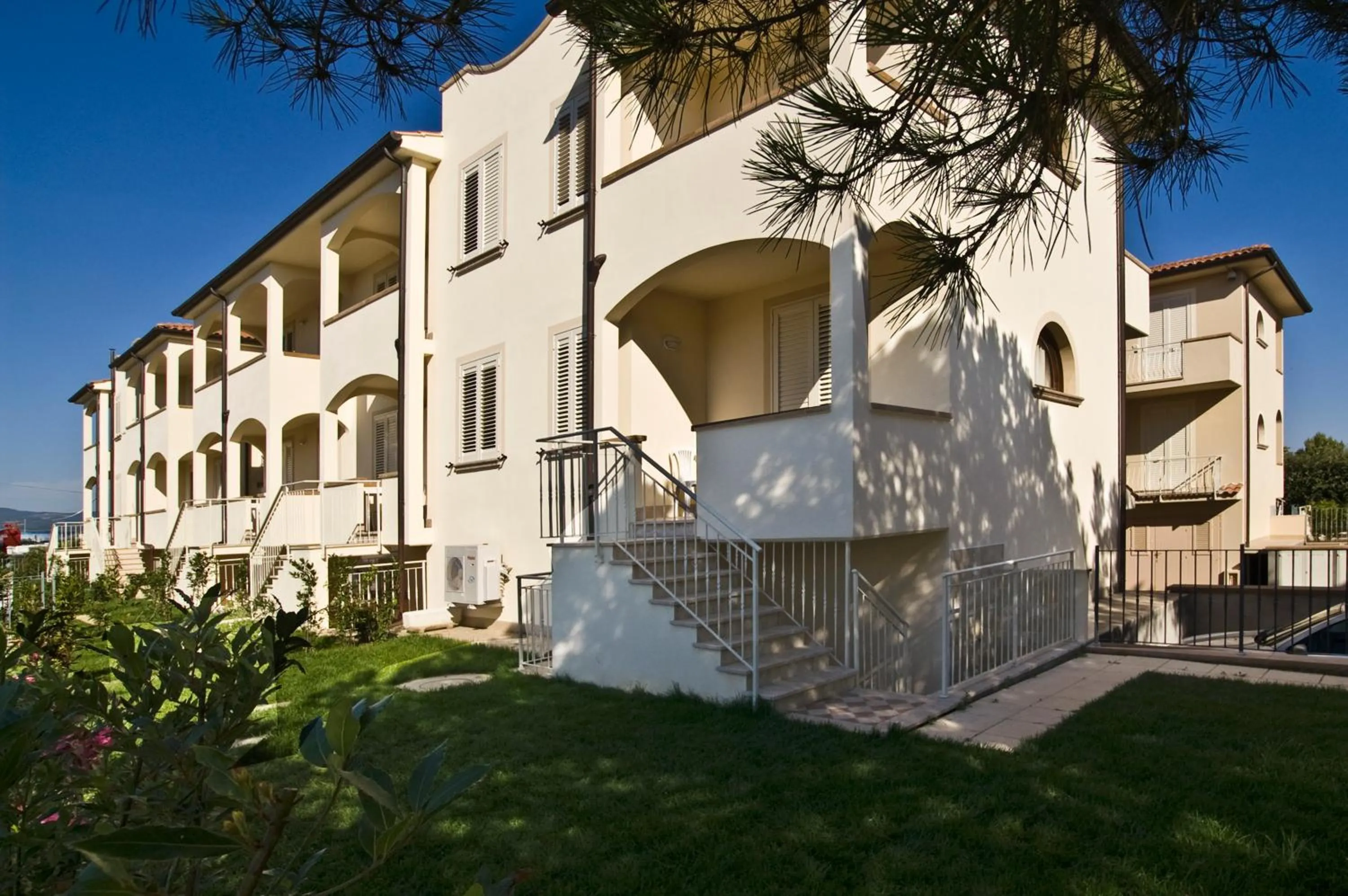 Facade/entrance in Villetta Tina