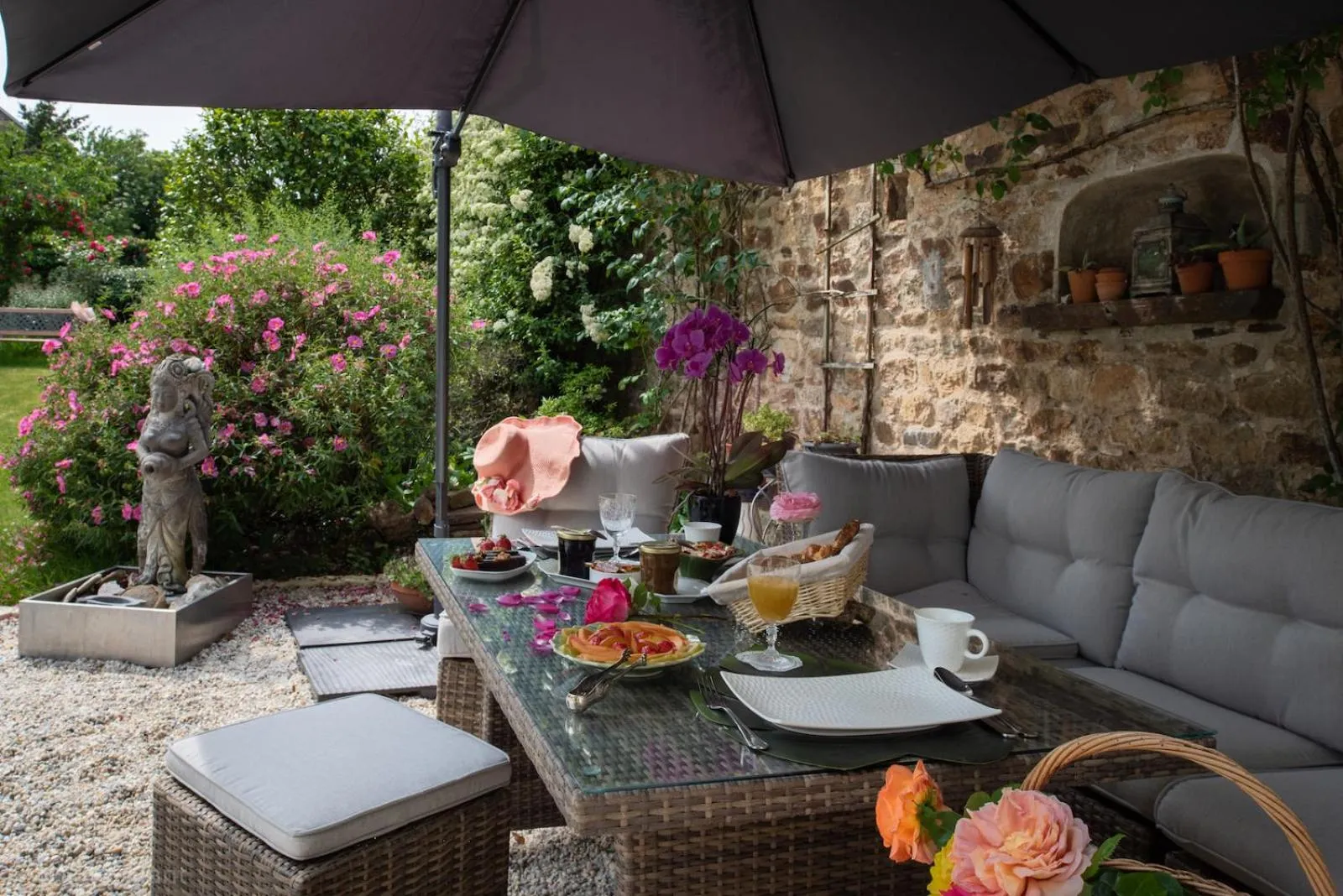 Patio in Maison d'hôtes de charme La Rose de Ducey près du Mont Saint Michel
