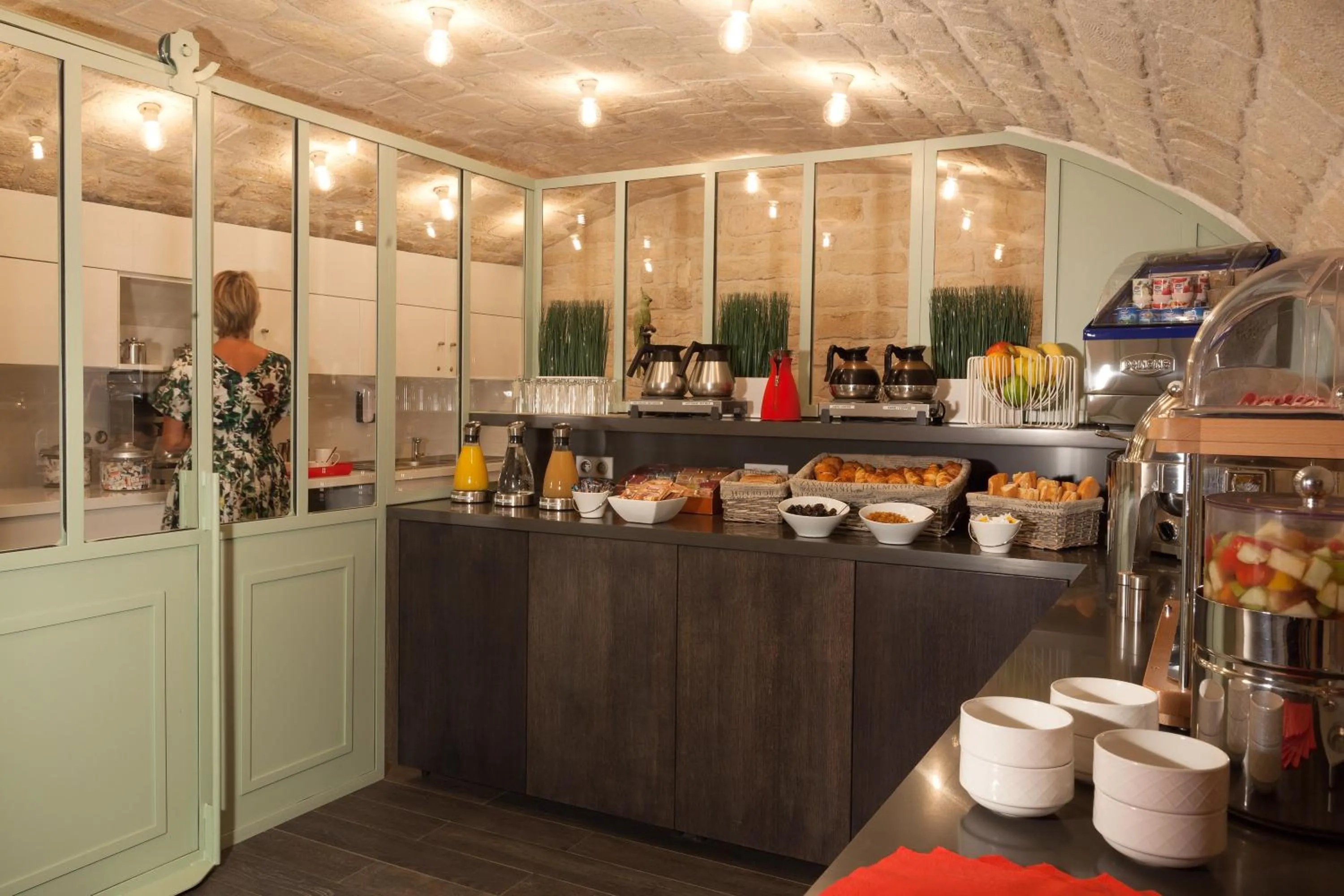 Restaurant/places to eat in Hôtel des 3 Poussins